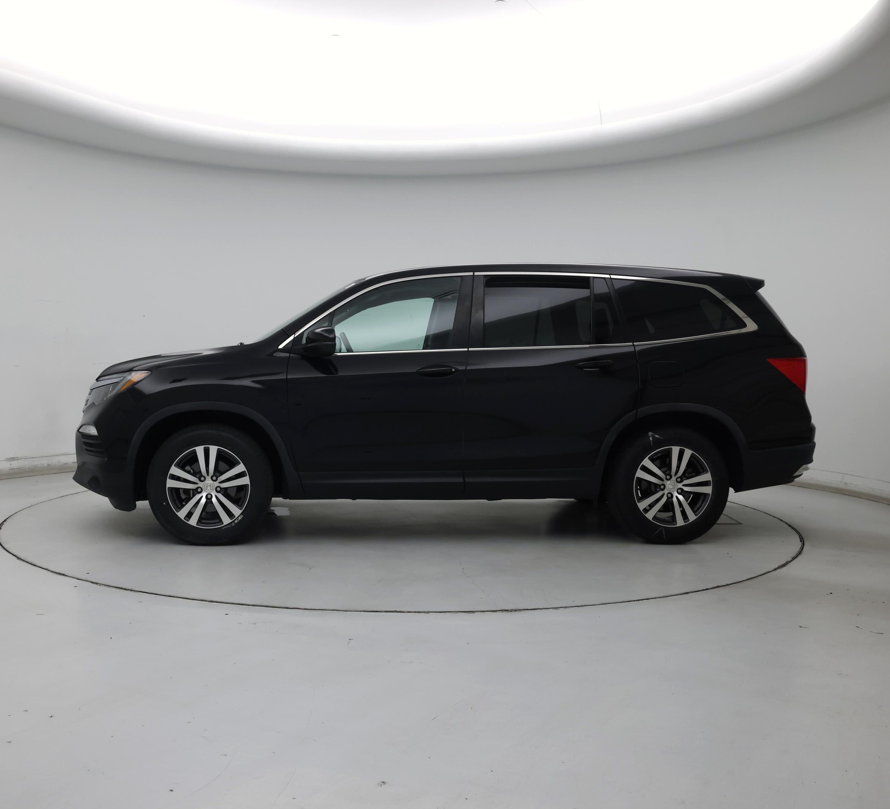Thumbnail: 2017 Honda Pilot - 3
