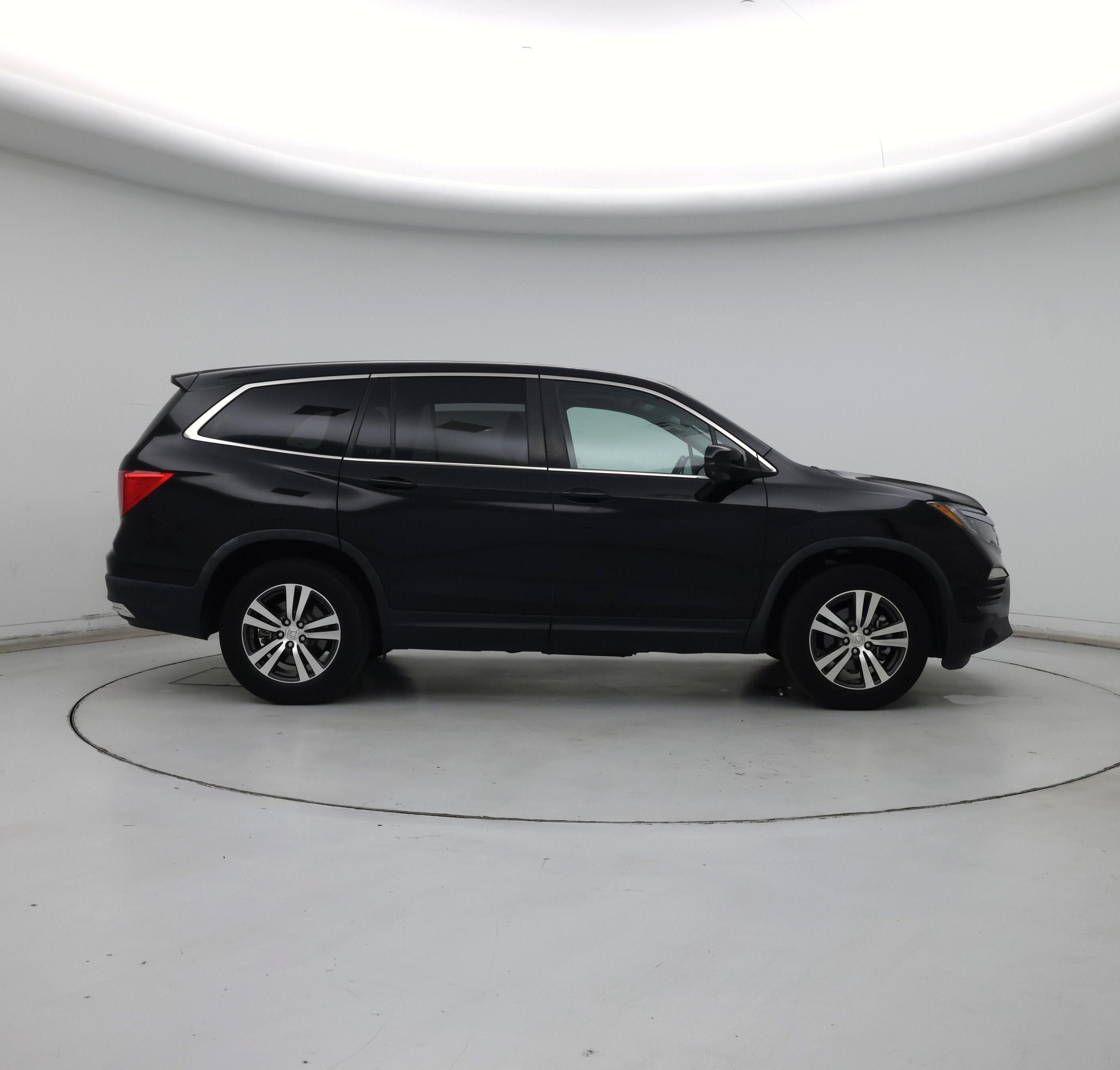 Thumbnail: 2017 Honda Pilot - 7