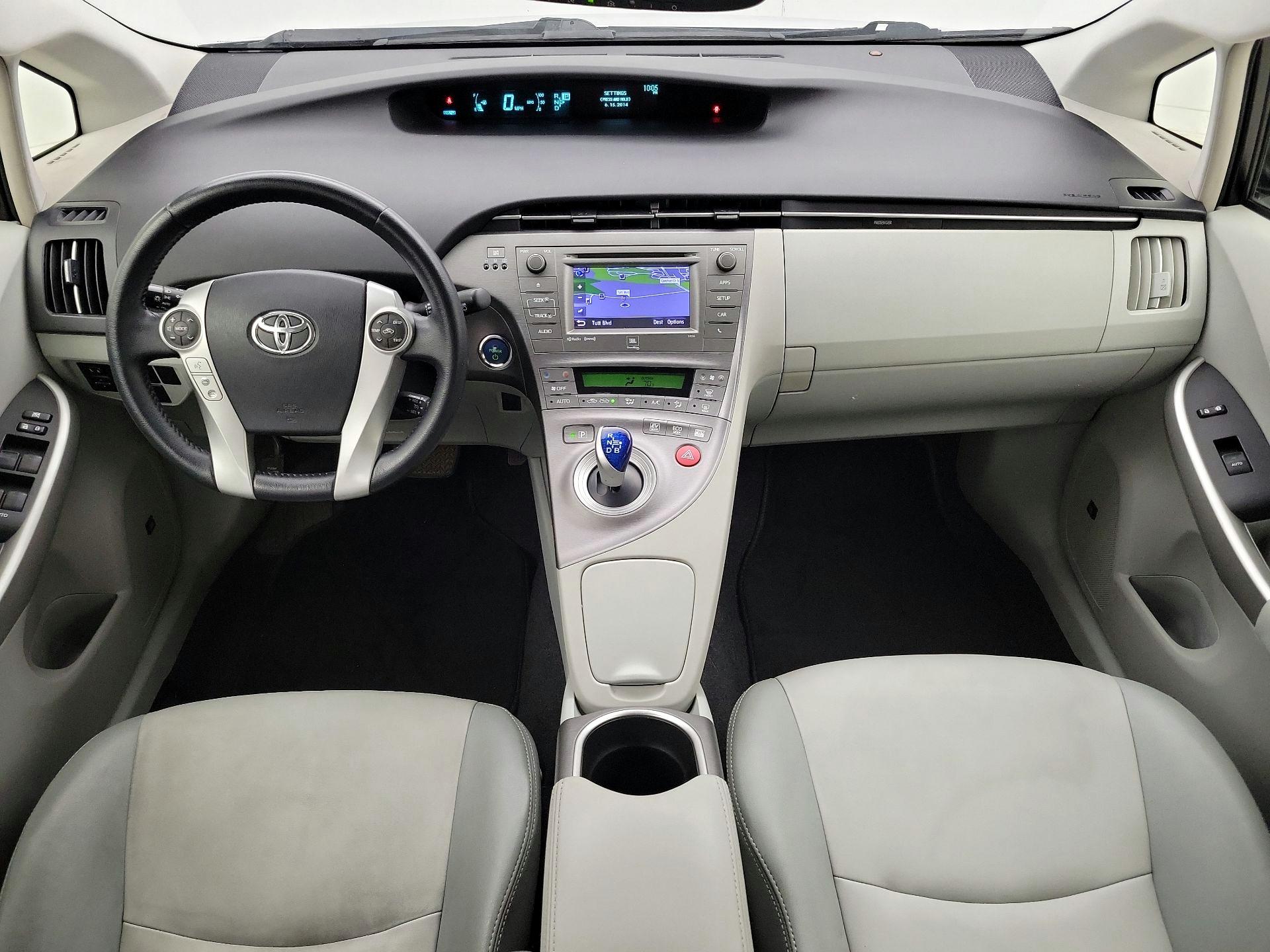 Thumbnail: 2014 Toyota Prius - 9