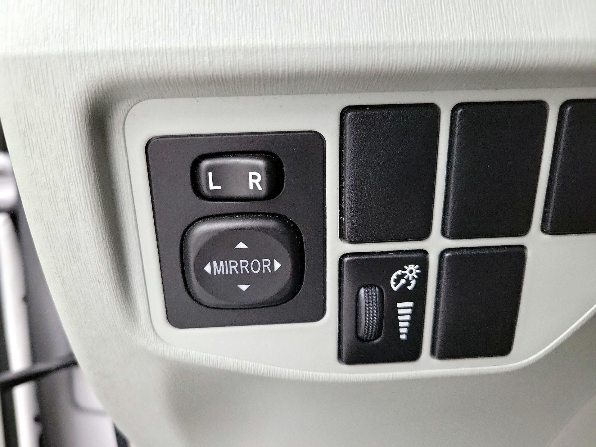 Thumbnail: 2014 Toyota Prius - 13