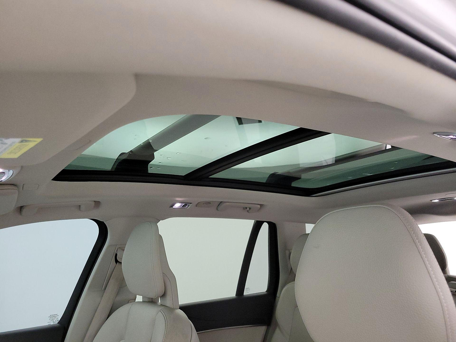 Thumbnail: 2020 Volvo XC90 - 20