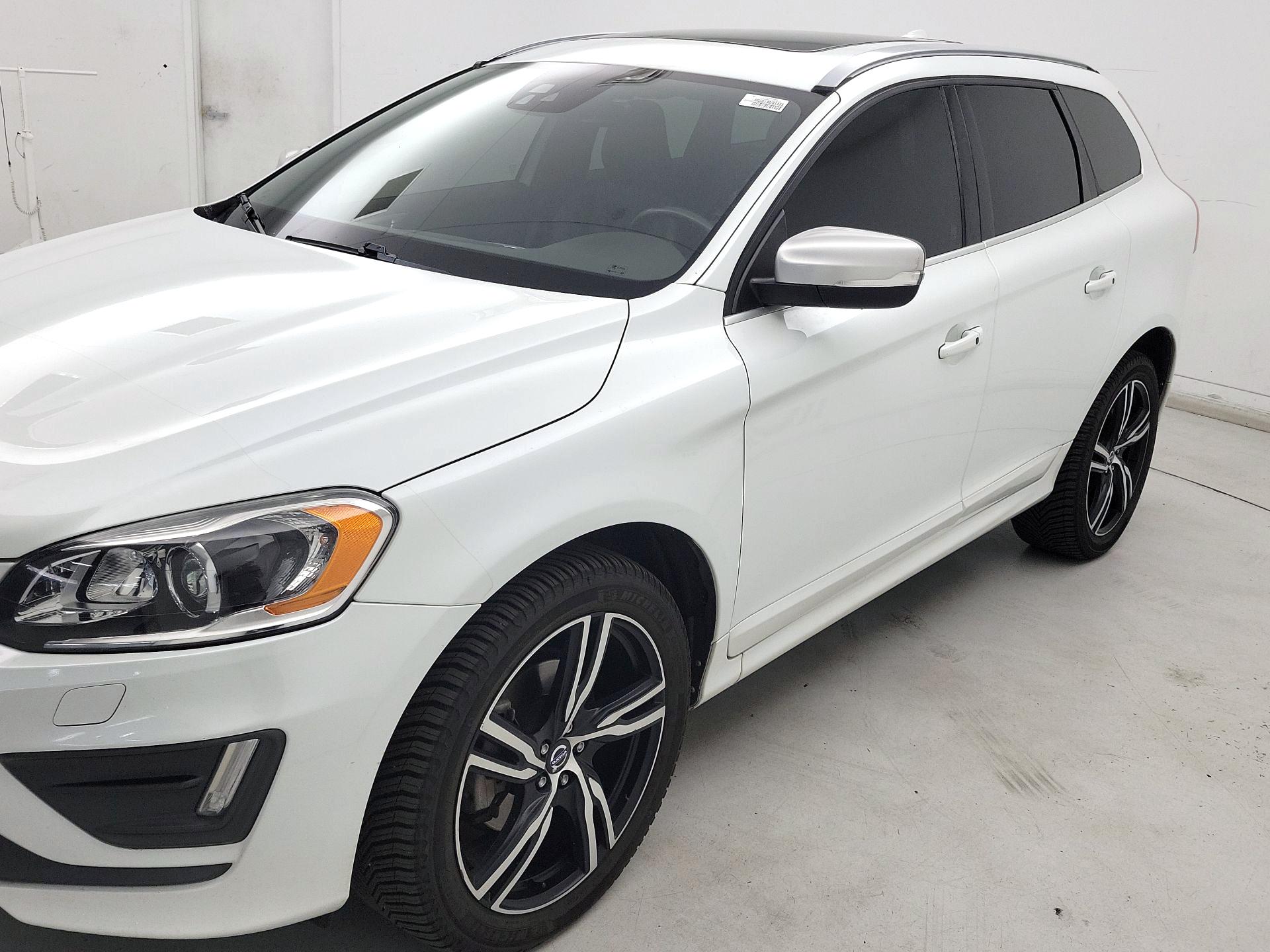 Thumbnail: 2017 Volvo XC60 - 3