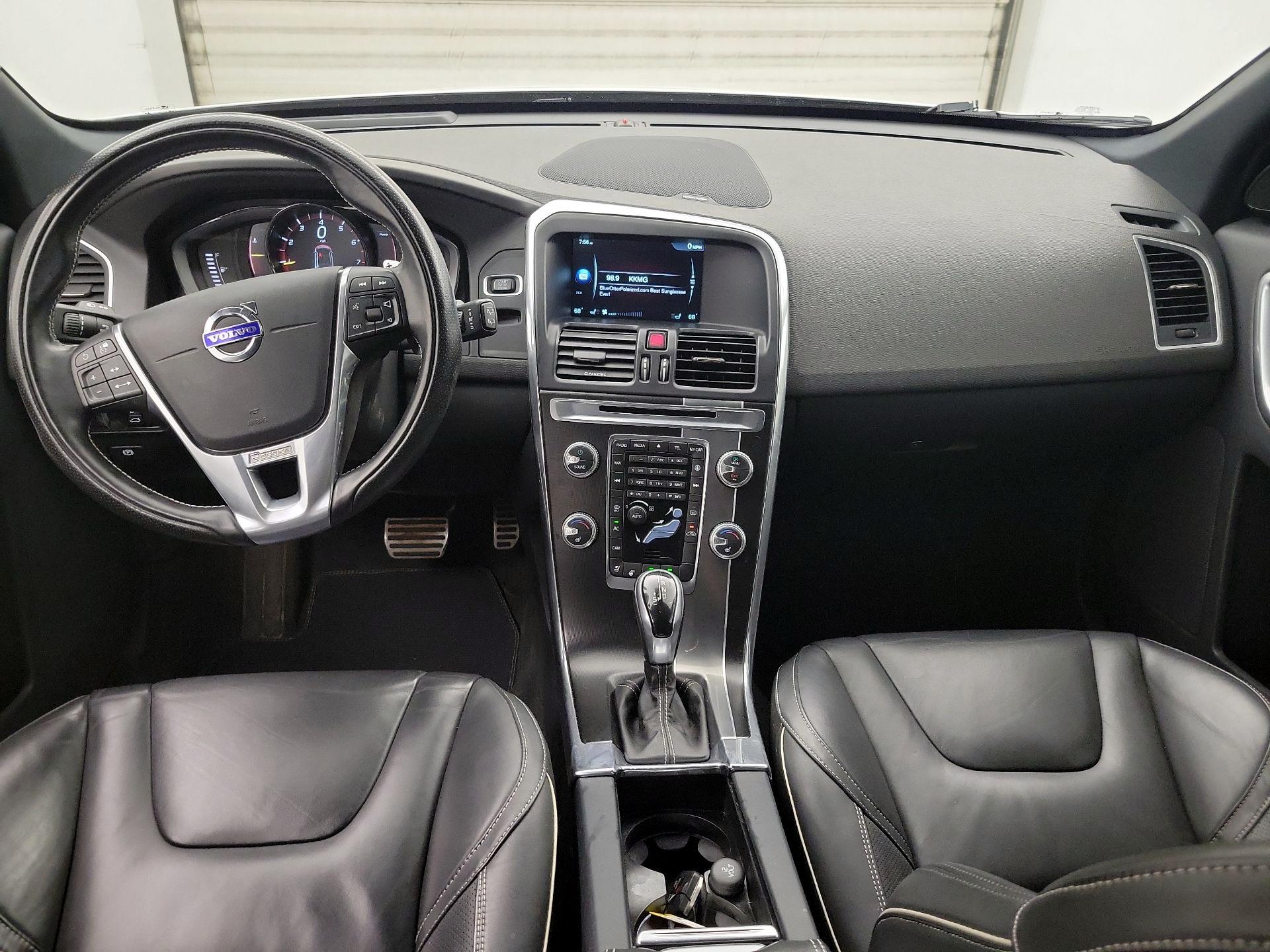 Thumbnail: 2017 Volvo XC60 - 8