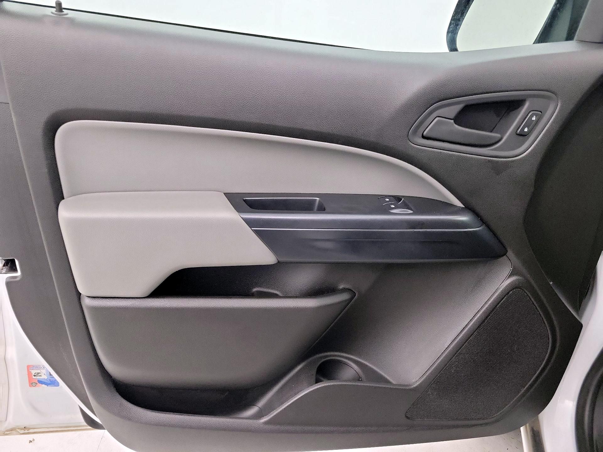 Thumbnail: 2016 Chevrolet Colorado - 12