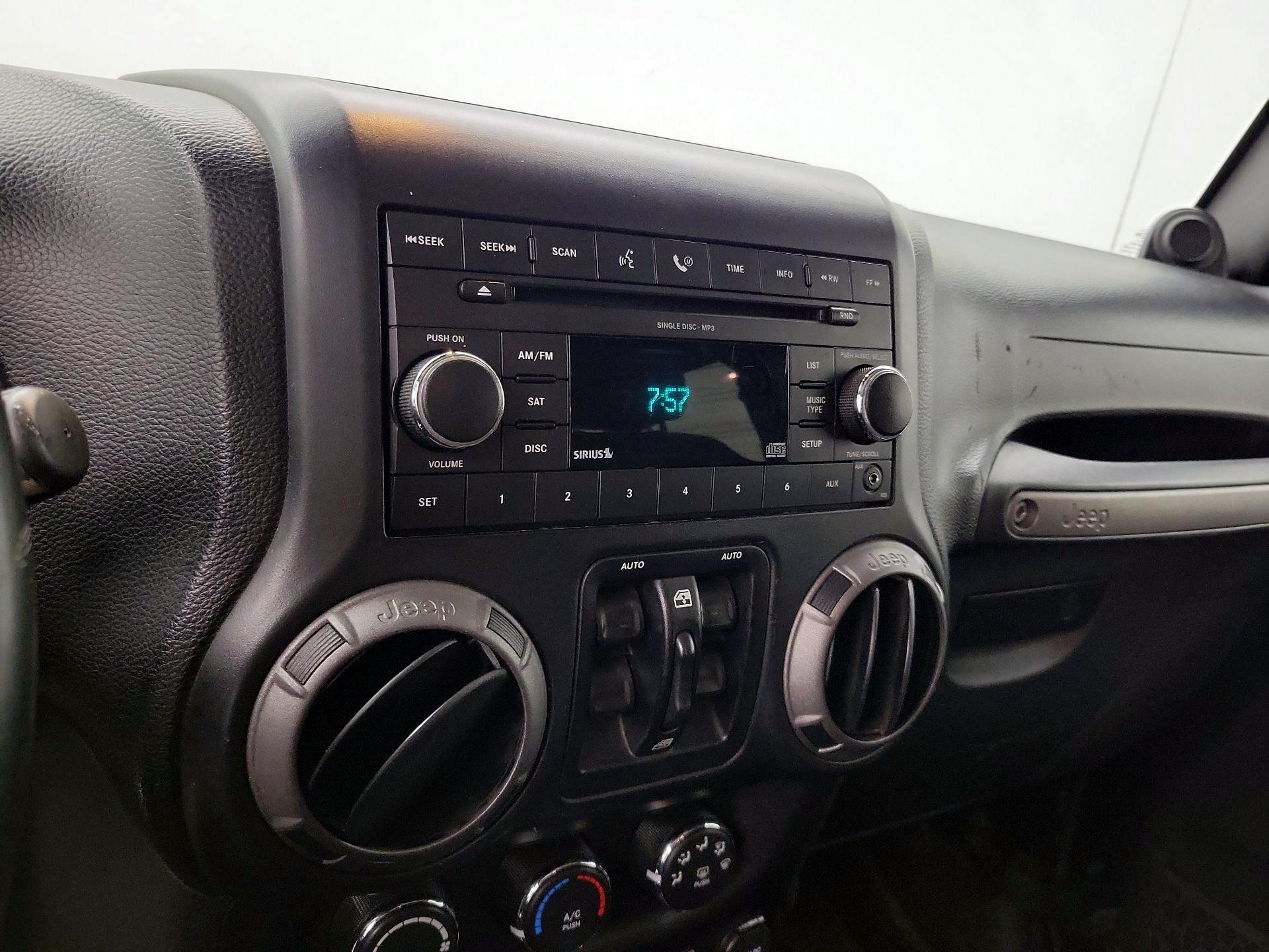 Thumbnail: 2013 Jeep Wrangler - 13