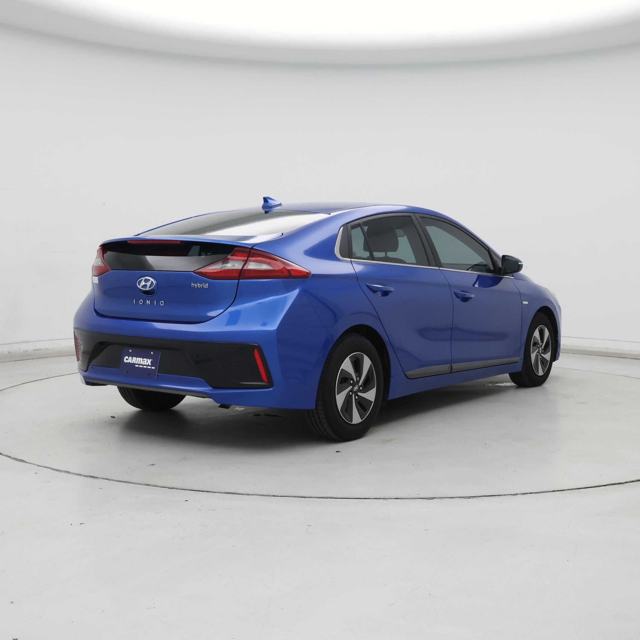 Thumbnail: 2018 Hyundai Ioniq - 8