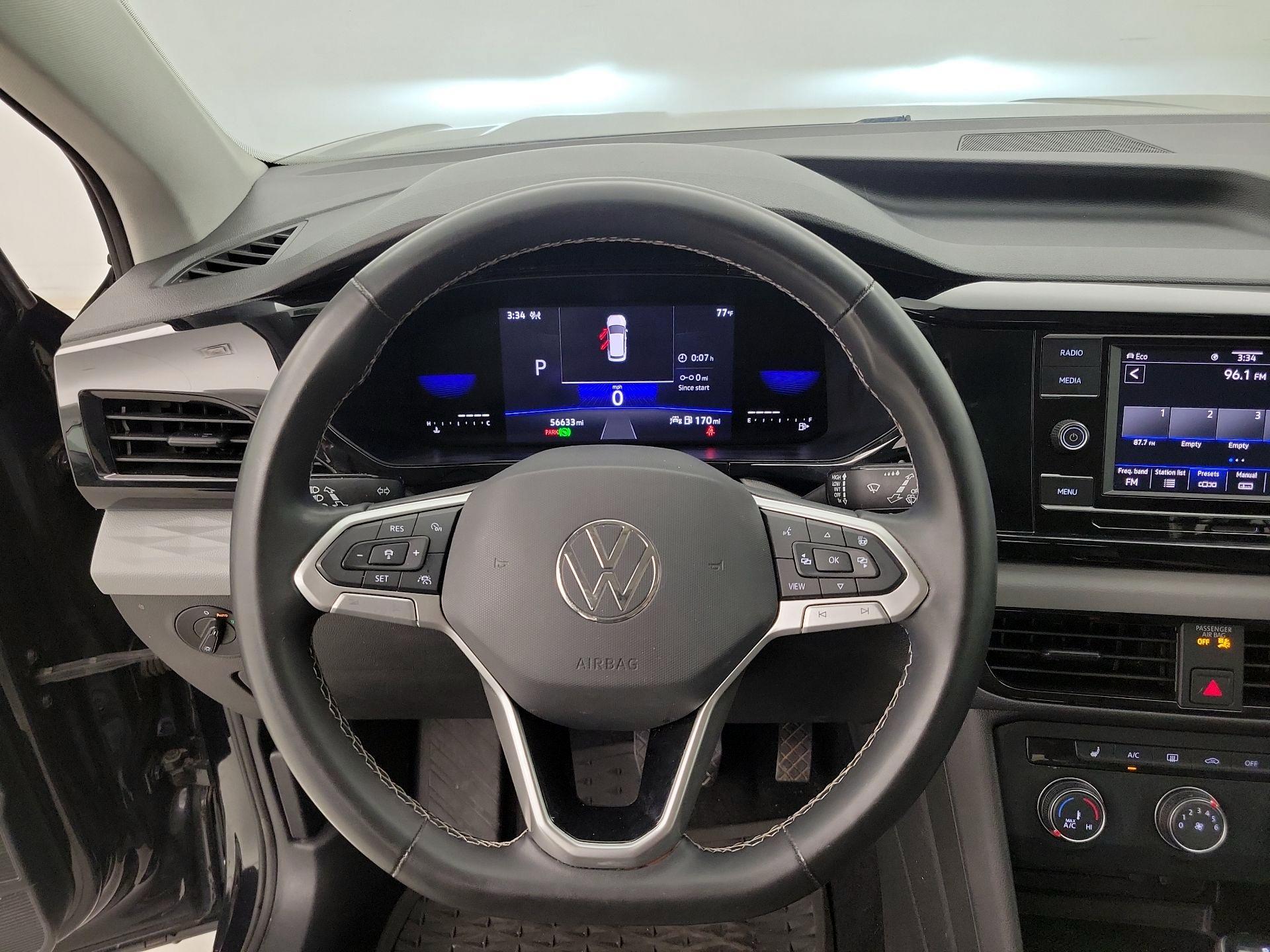 Thumbnail: 2022 Volkswagen Taos - 10