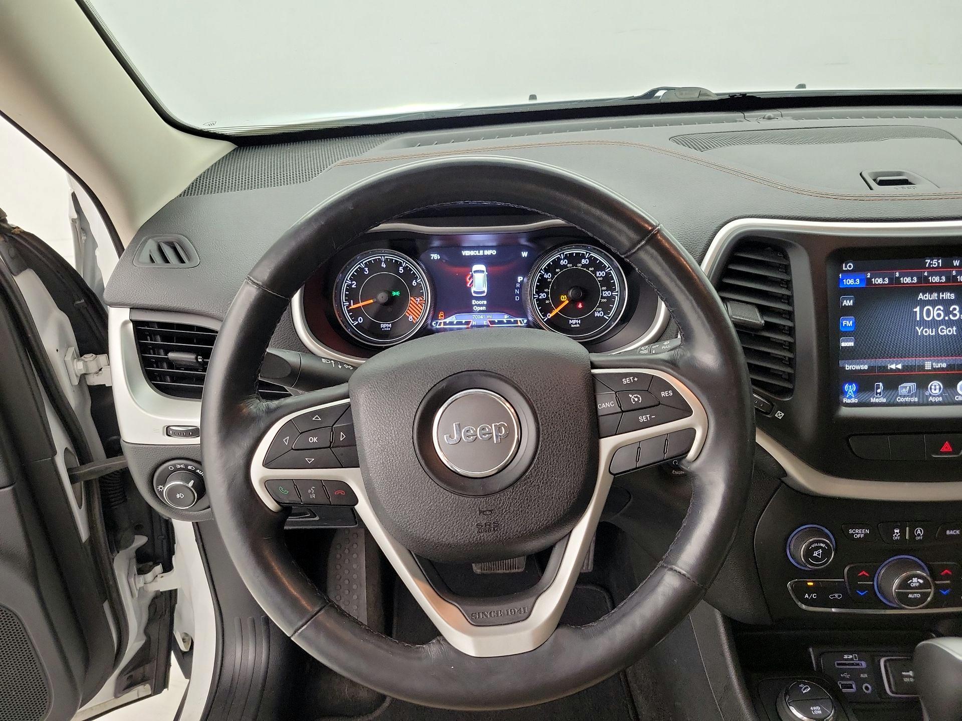 Thumbnail: 2015 Jeep Cherokee - 10