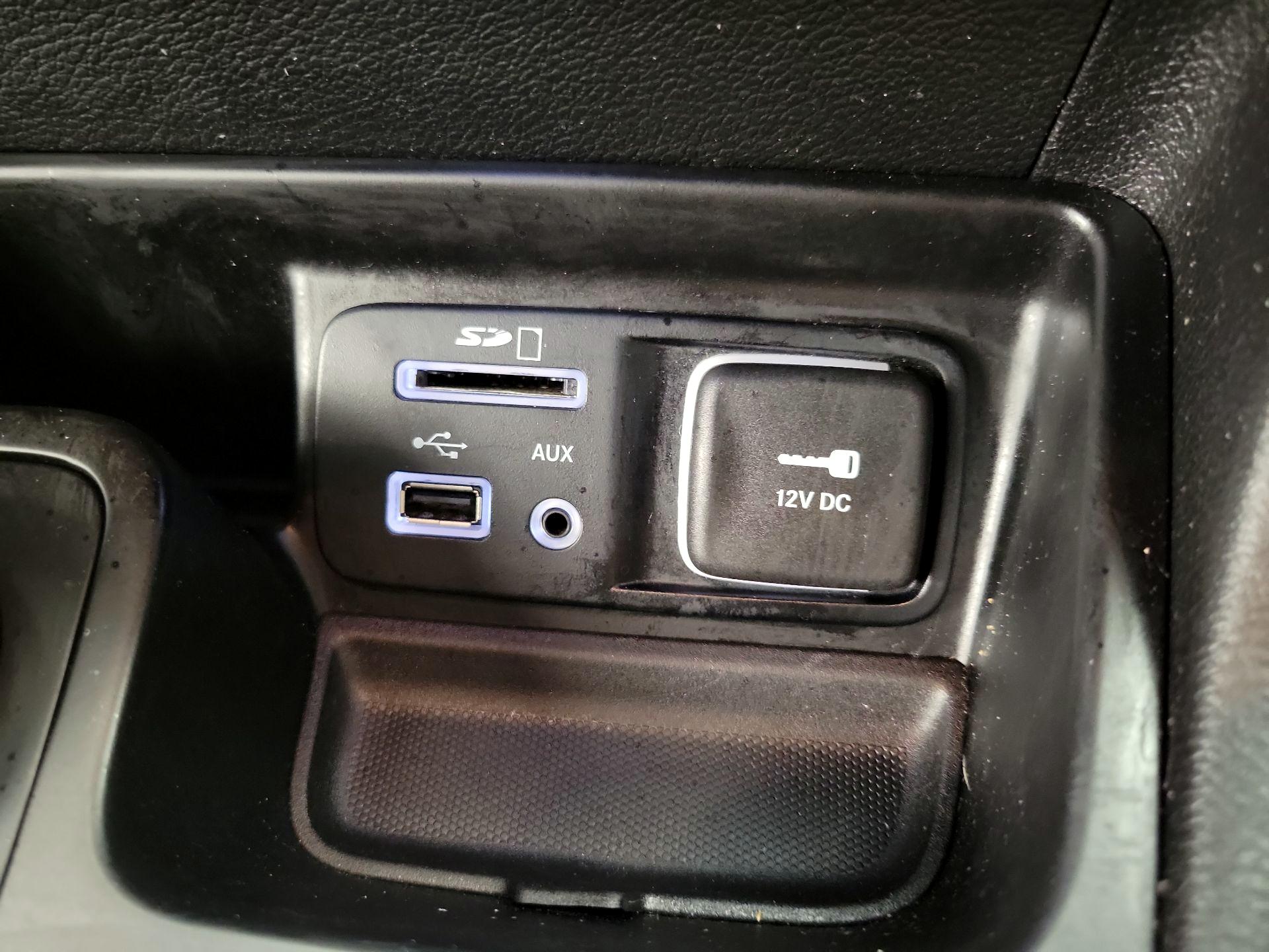 Thumbnail: 2015 Jeep Cherokee - 19