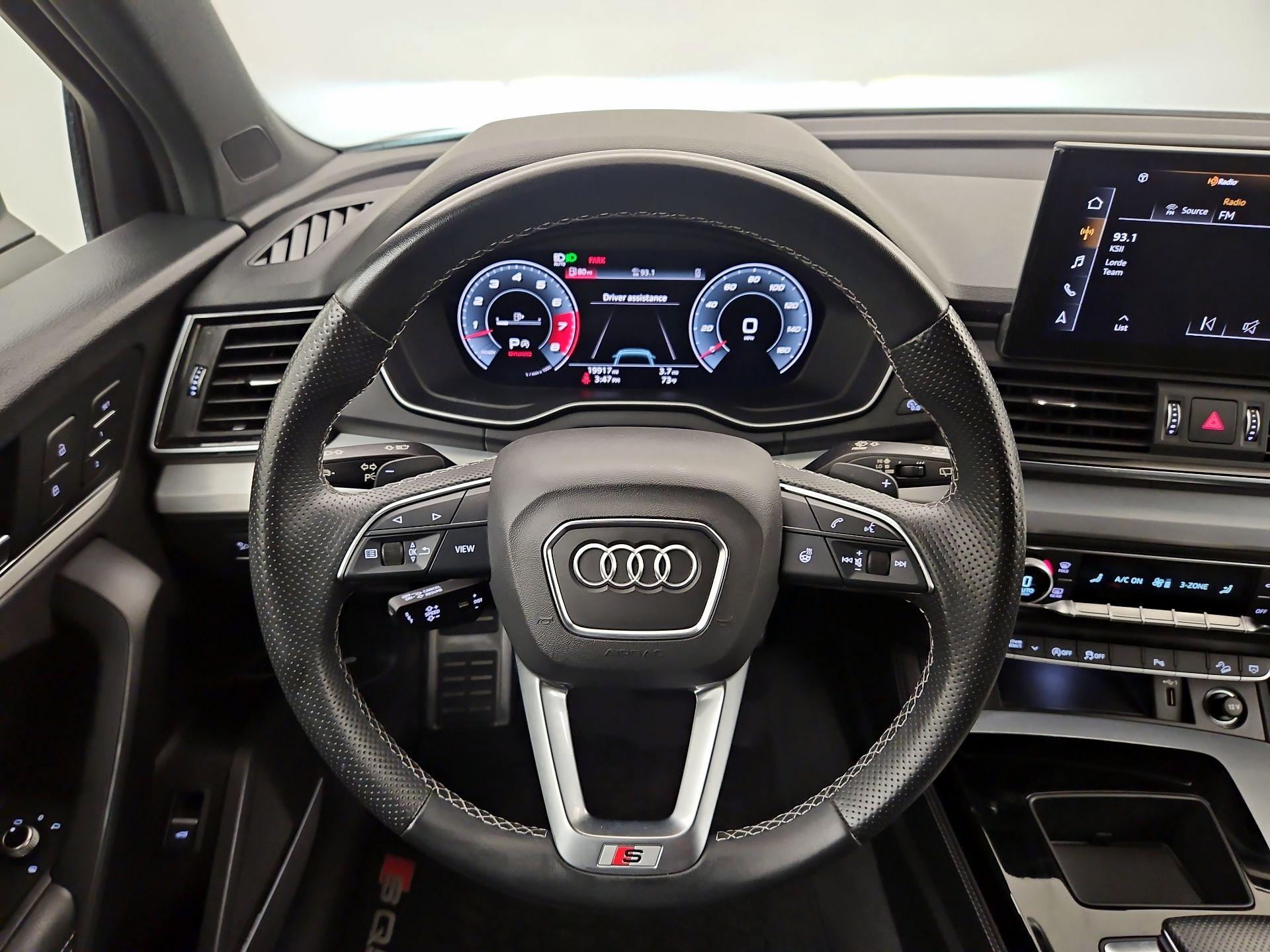 Thumbnail: 2021 Audi SQ5 - 10
