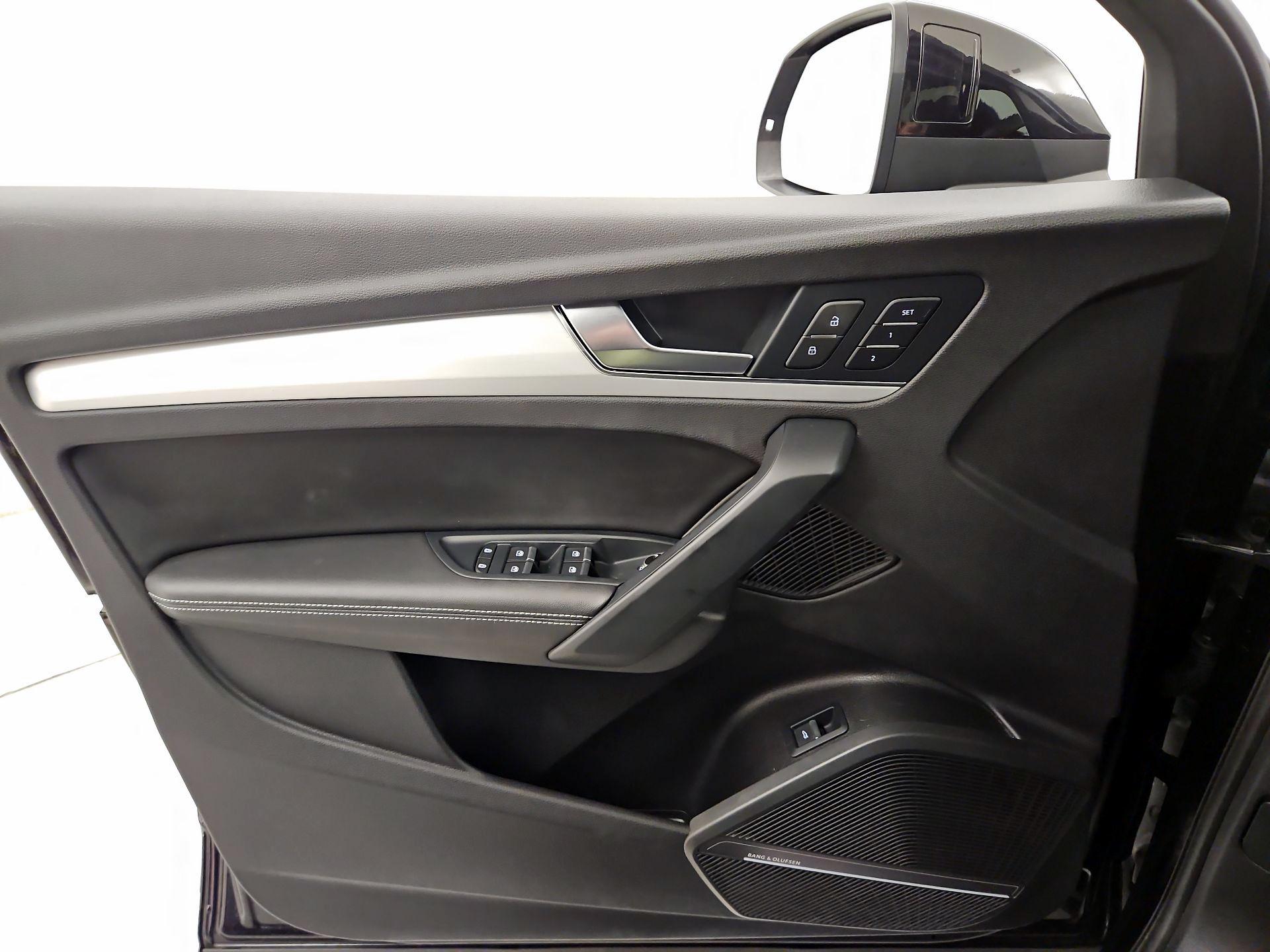 Thumbnail: 2021 Audi SQ5 - 12