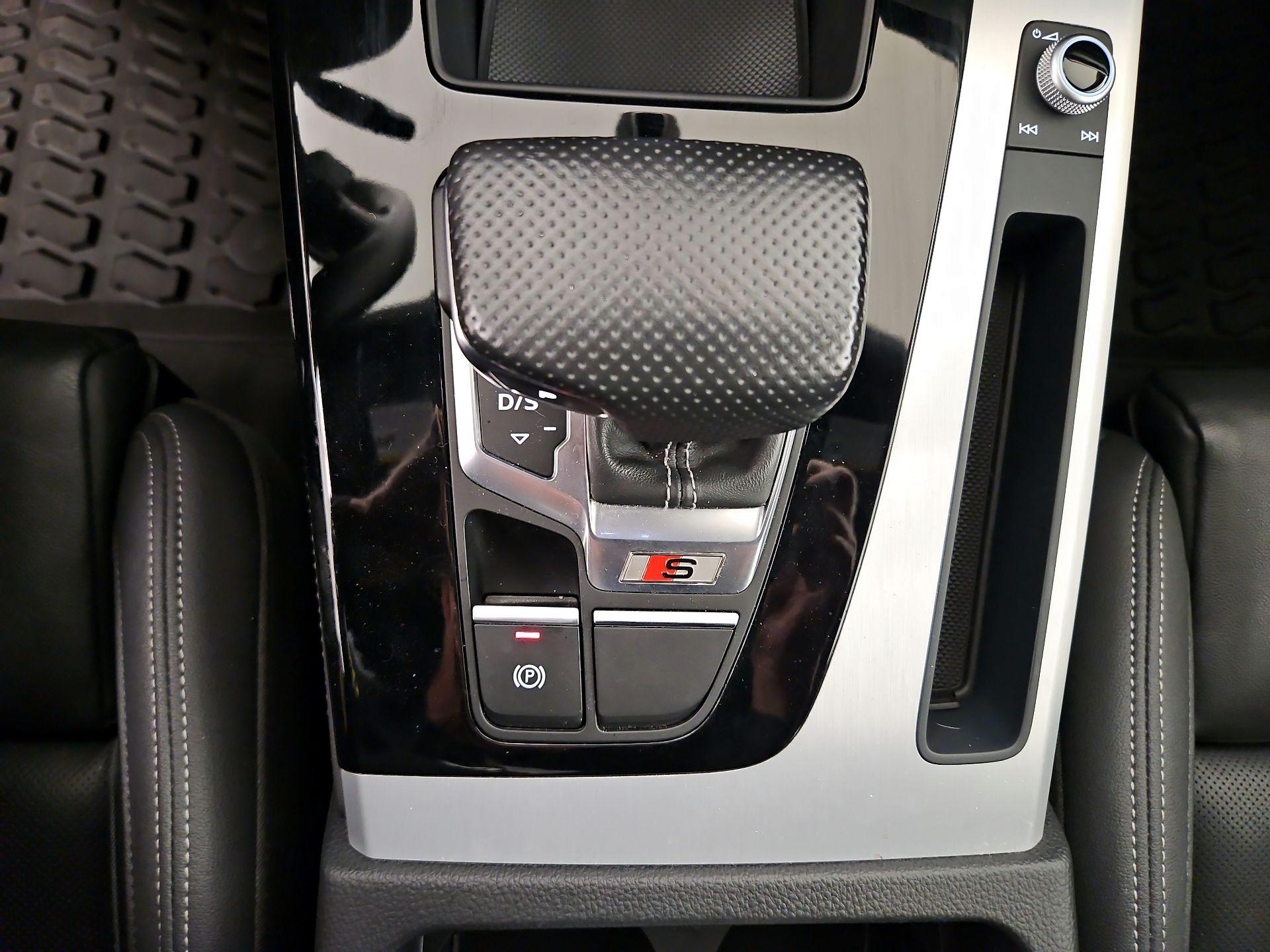 Thumbnail: 2021 Audi SQ5 - 17