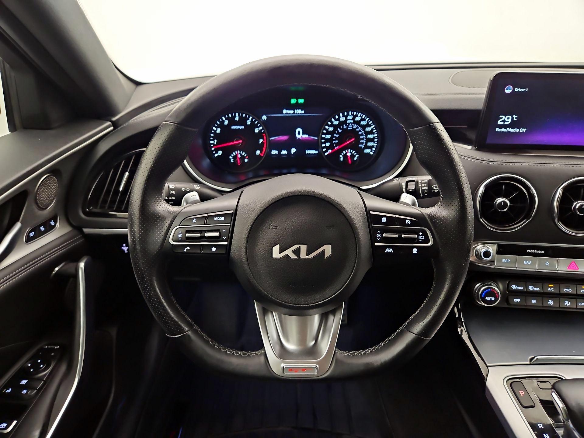 Thumbnail: 2022 Kia Stinger - 10