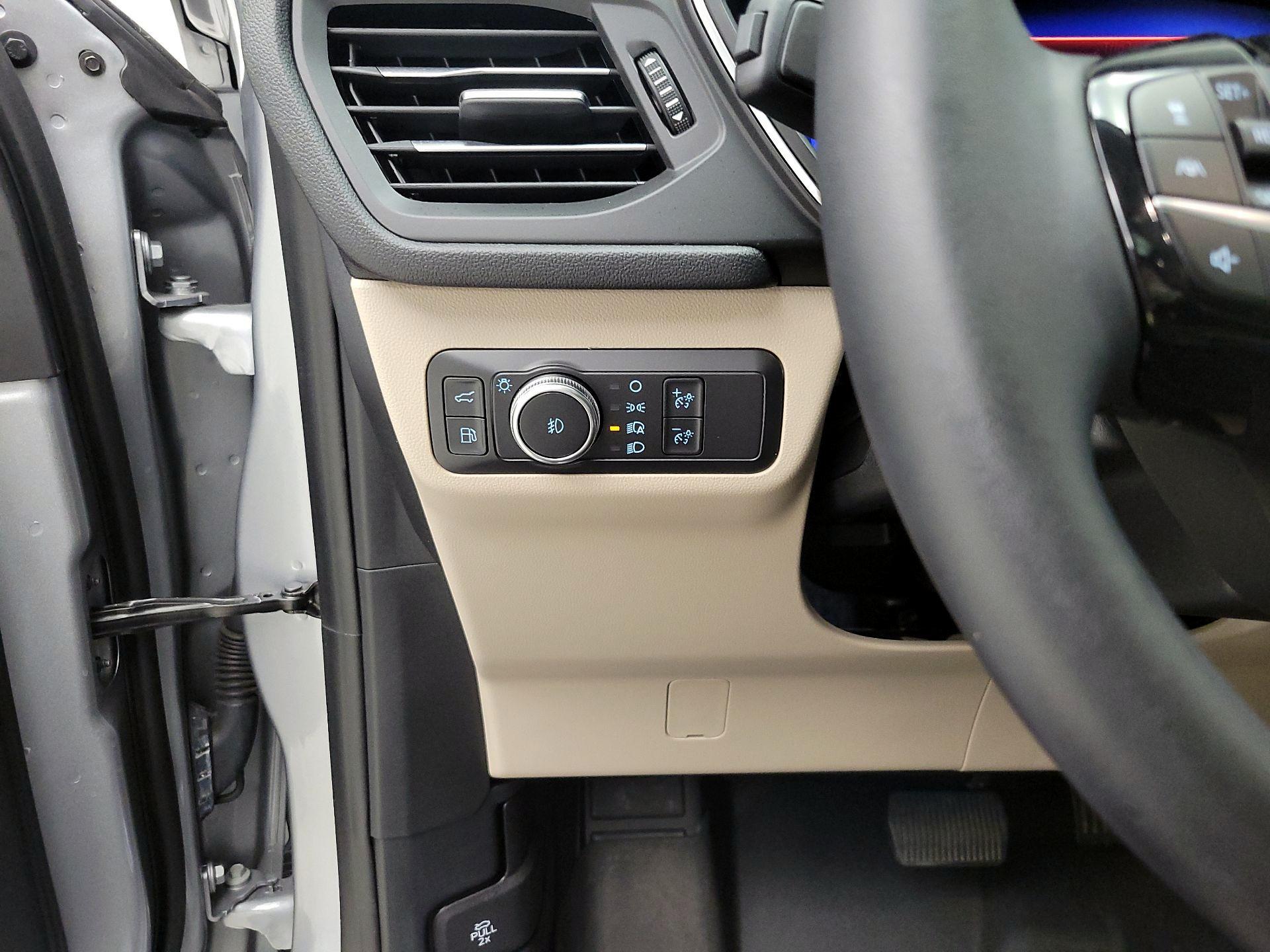 Thumbnail: 2021 Ford Escape - 13