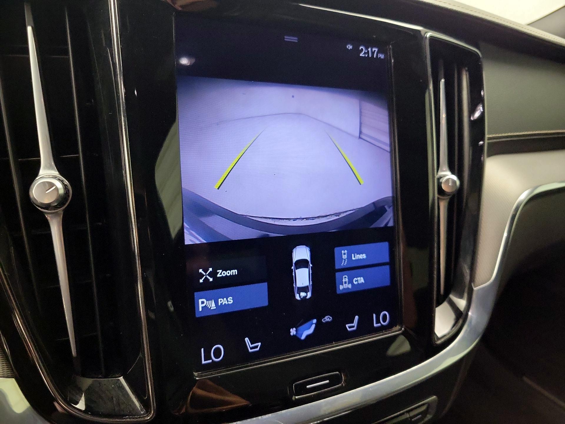 Thumbnail: 2020 Volvo S60 - 14