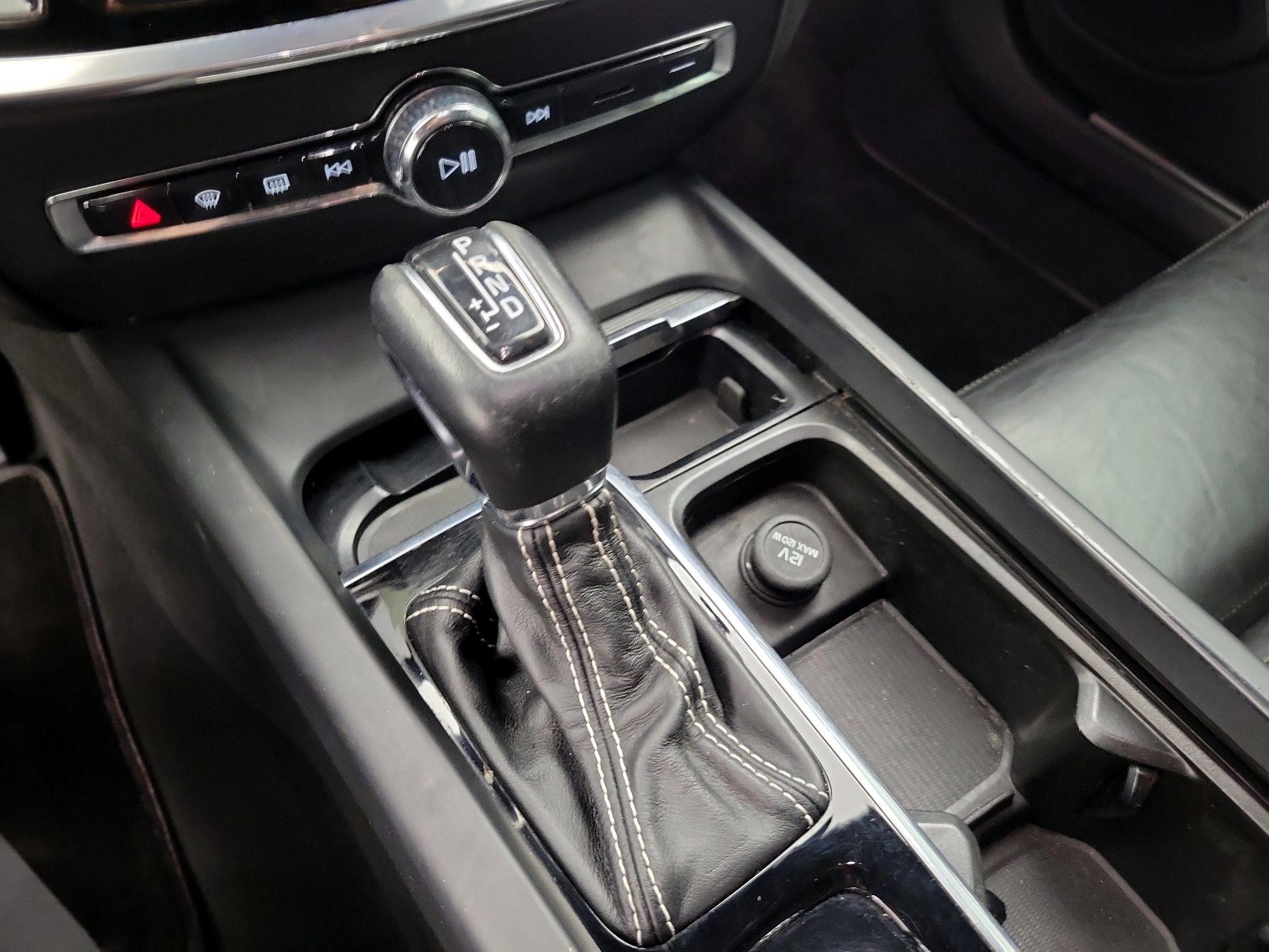 Thumbnail: 2020 Volvo S60 - 17