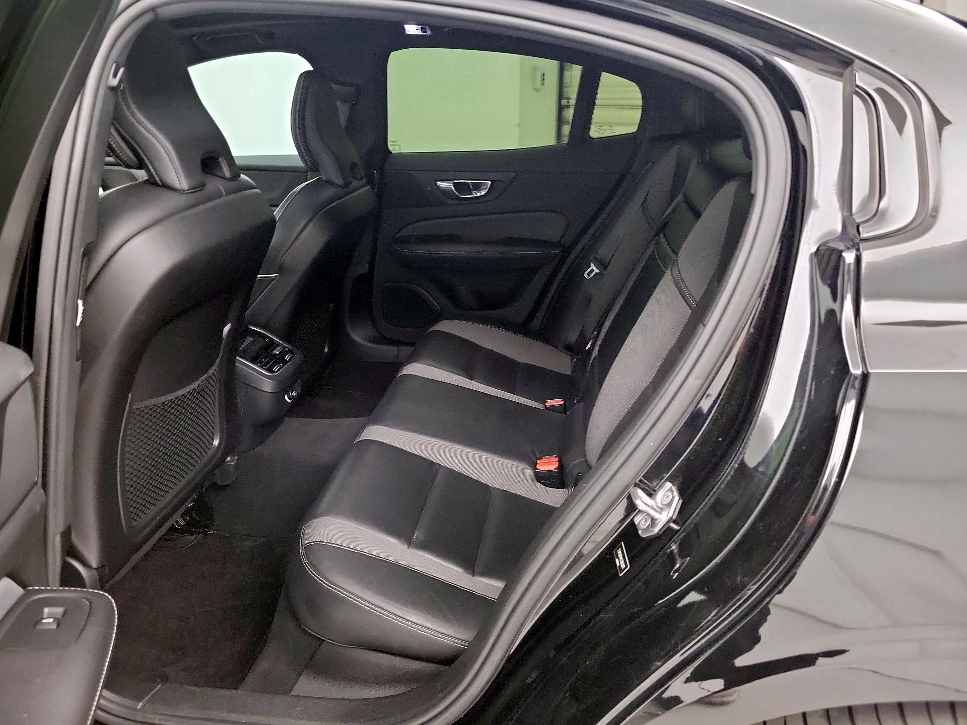 Thumbnail: 2020 Volvo S60 - 20
