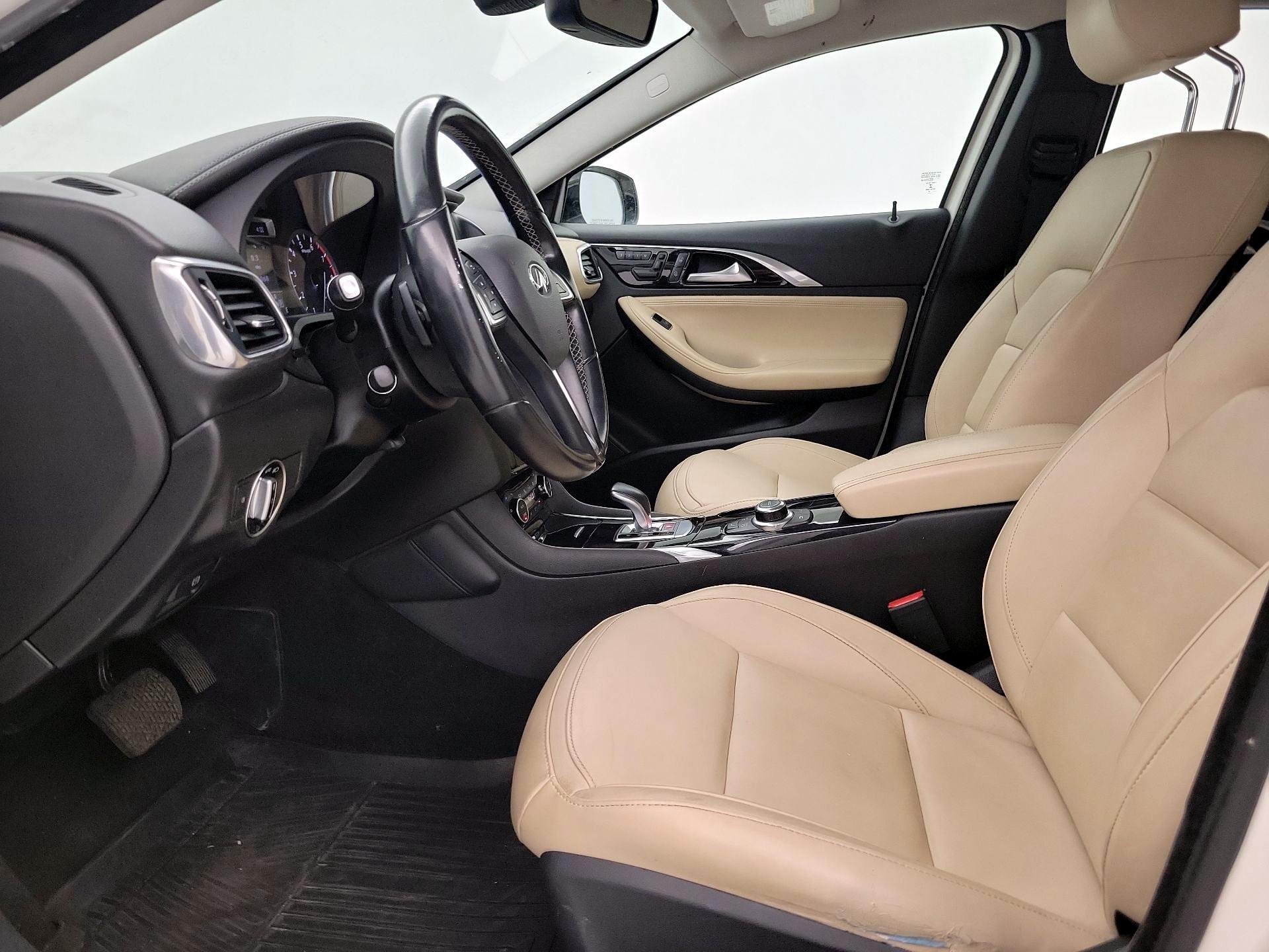 Thumbnail: 2018 INFINITI QX30 - 11