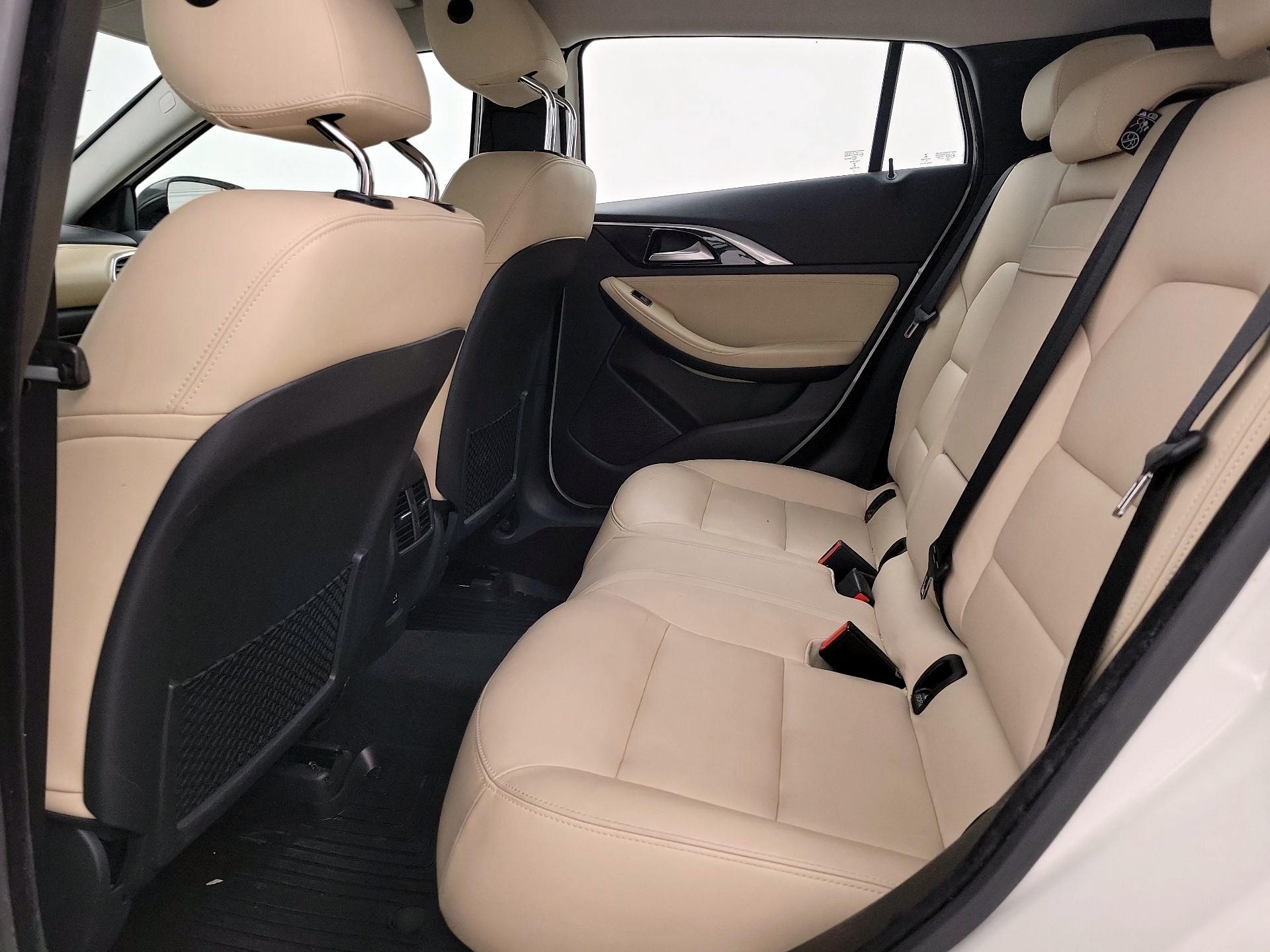 Thumbnail: 2018 INFINITI QX30 - 19