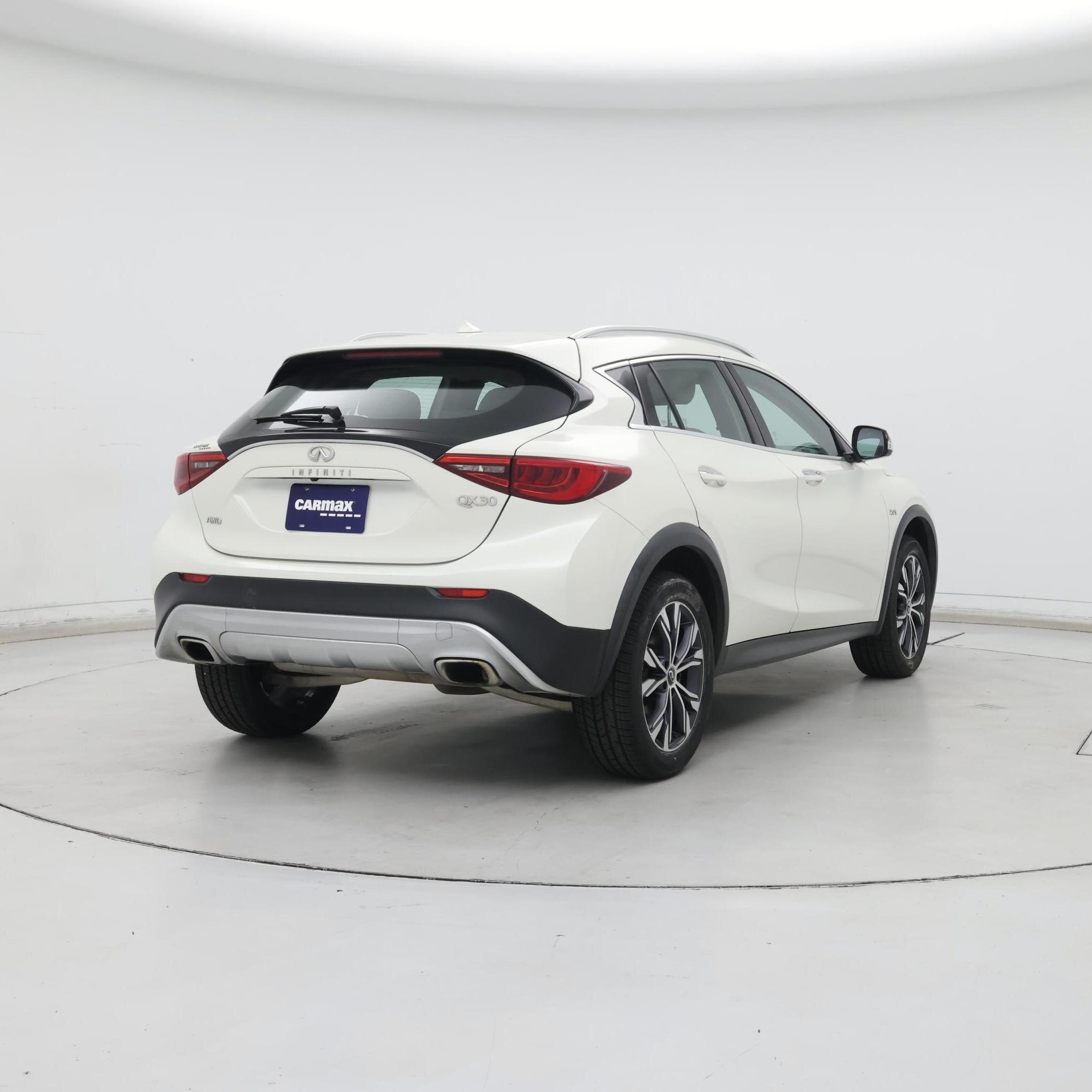Thumbnail: 2018 INFINITI QX30 - 8