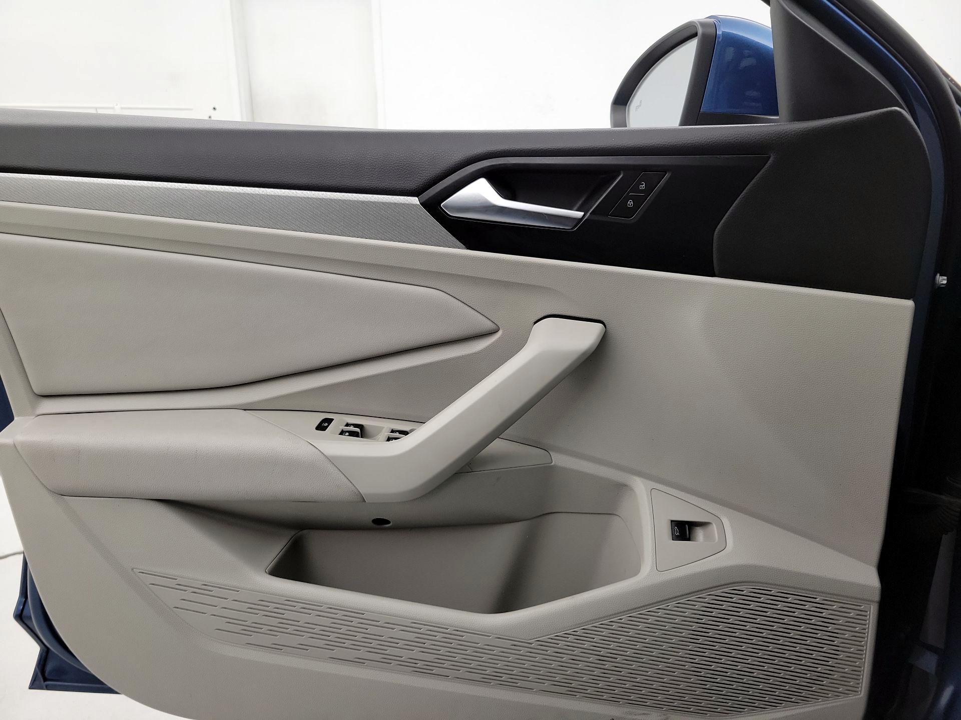 Thumbnail: 2019 Volkswagen Jetta - 12
