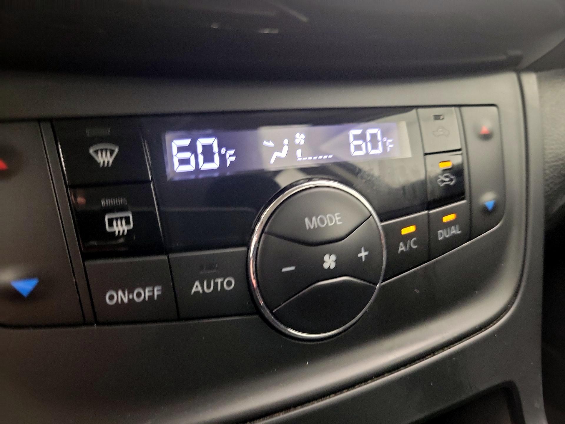 Thumbnail: 2019 Nissan Sentra - 16