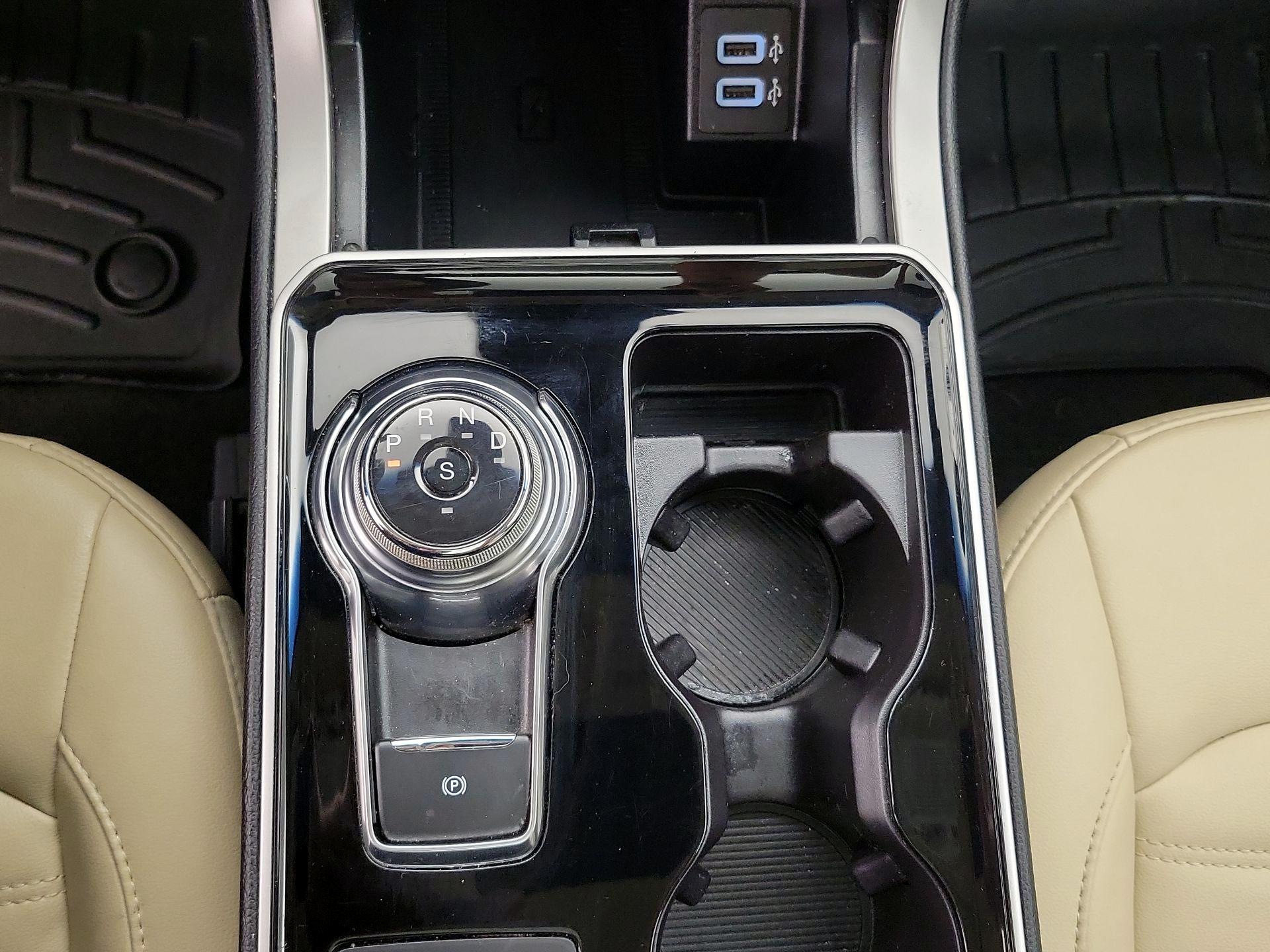 Thumbnail: 2019 Ford Edge - 17