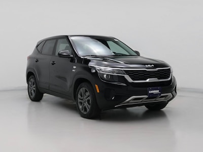 Black 2023 Kia Seltos LX