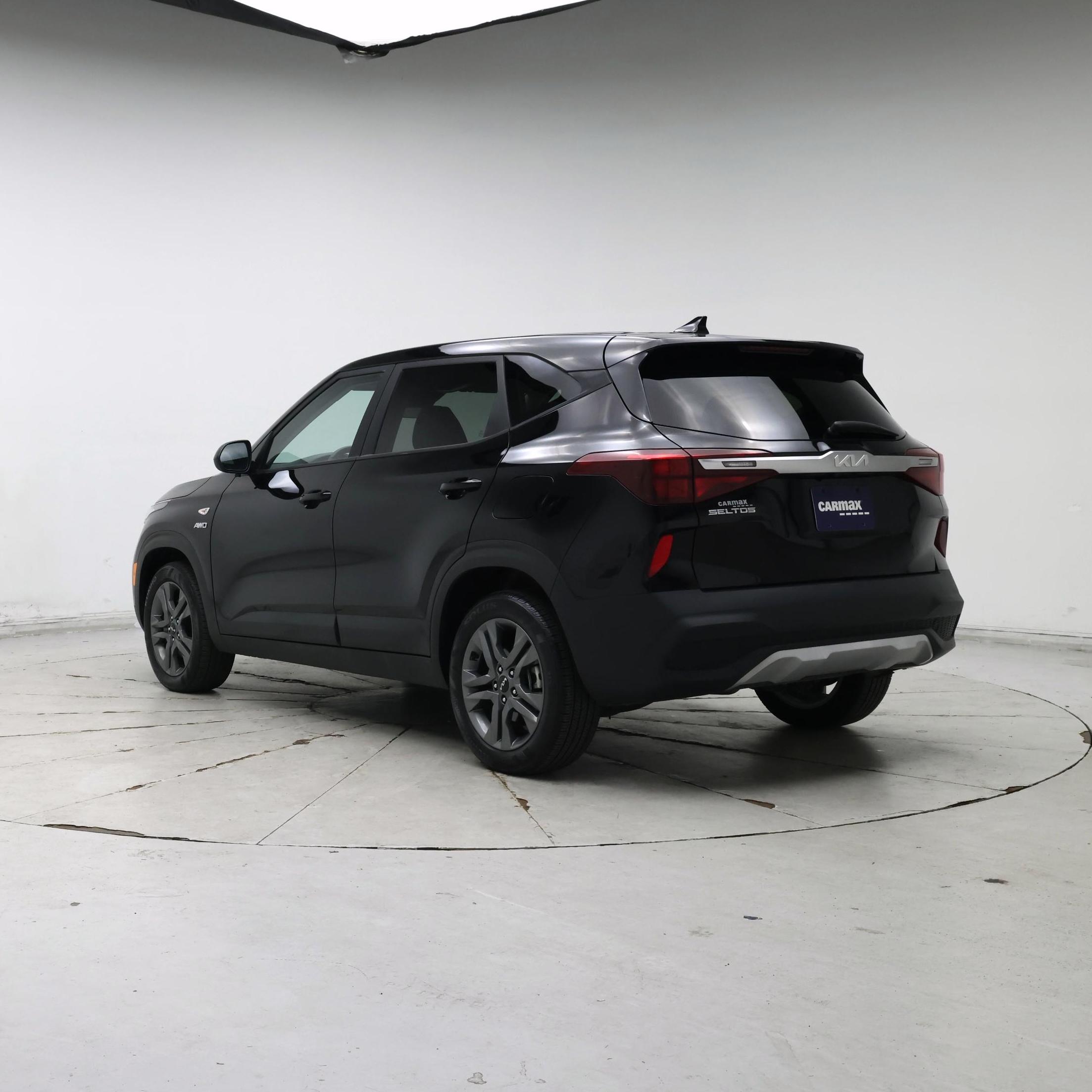 Thumbnail: 2023 Kia Seltos - 2