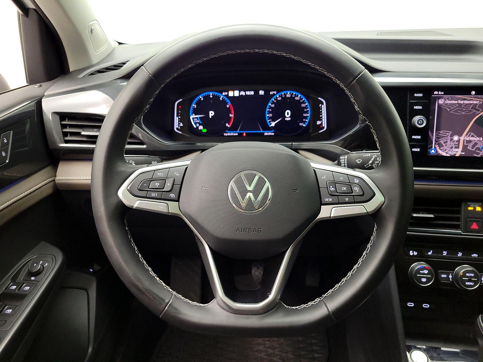 Thumbnail: 2022 Volkswagen Taos - 10