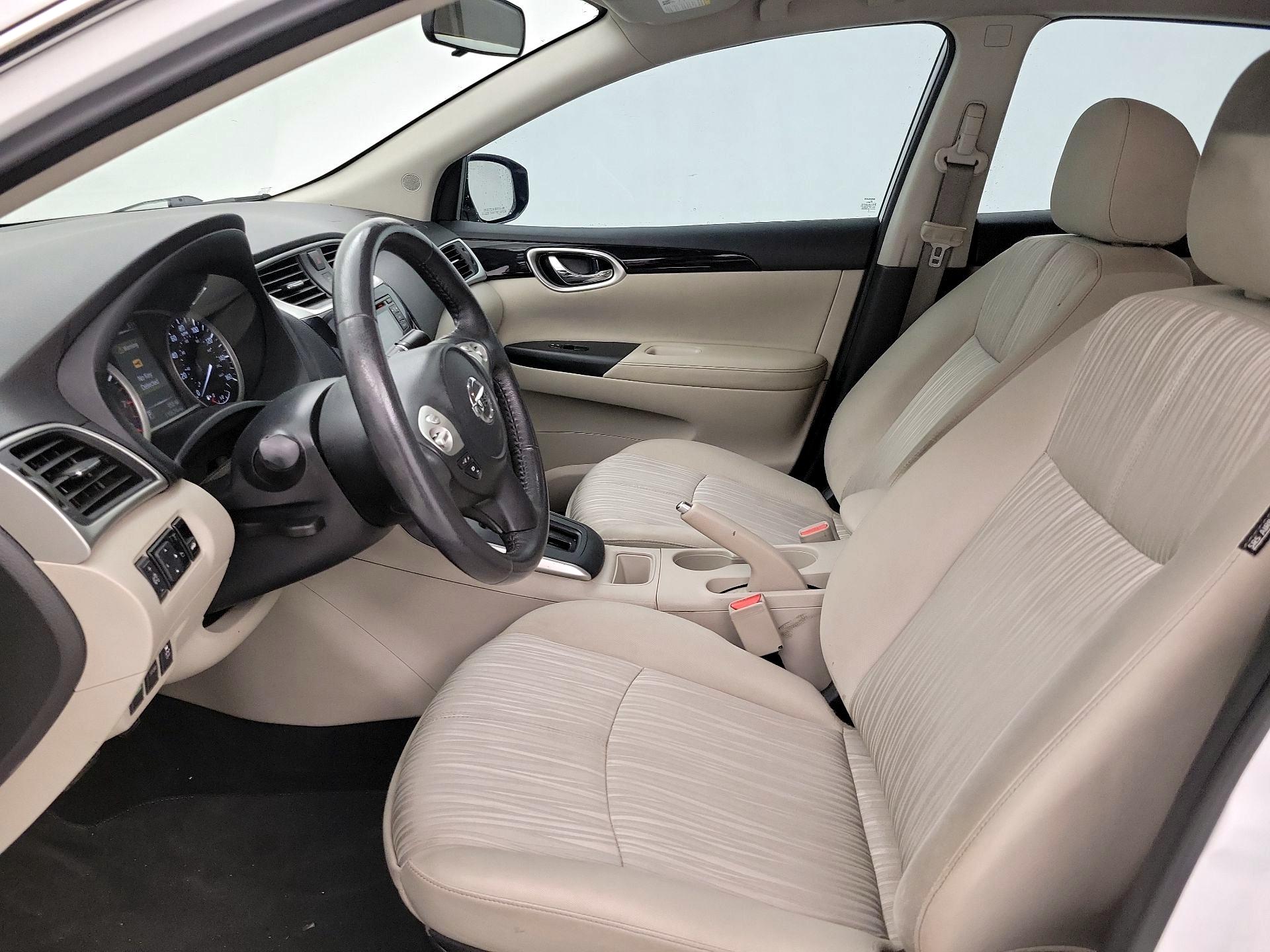 Thumbnail: 2016 Nissan Sentra - 11