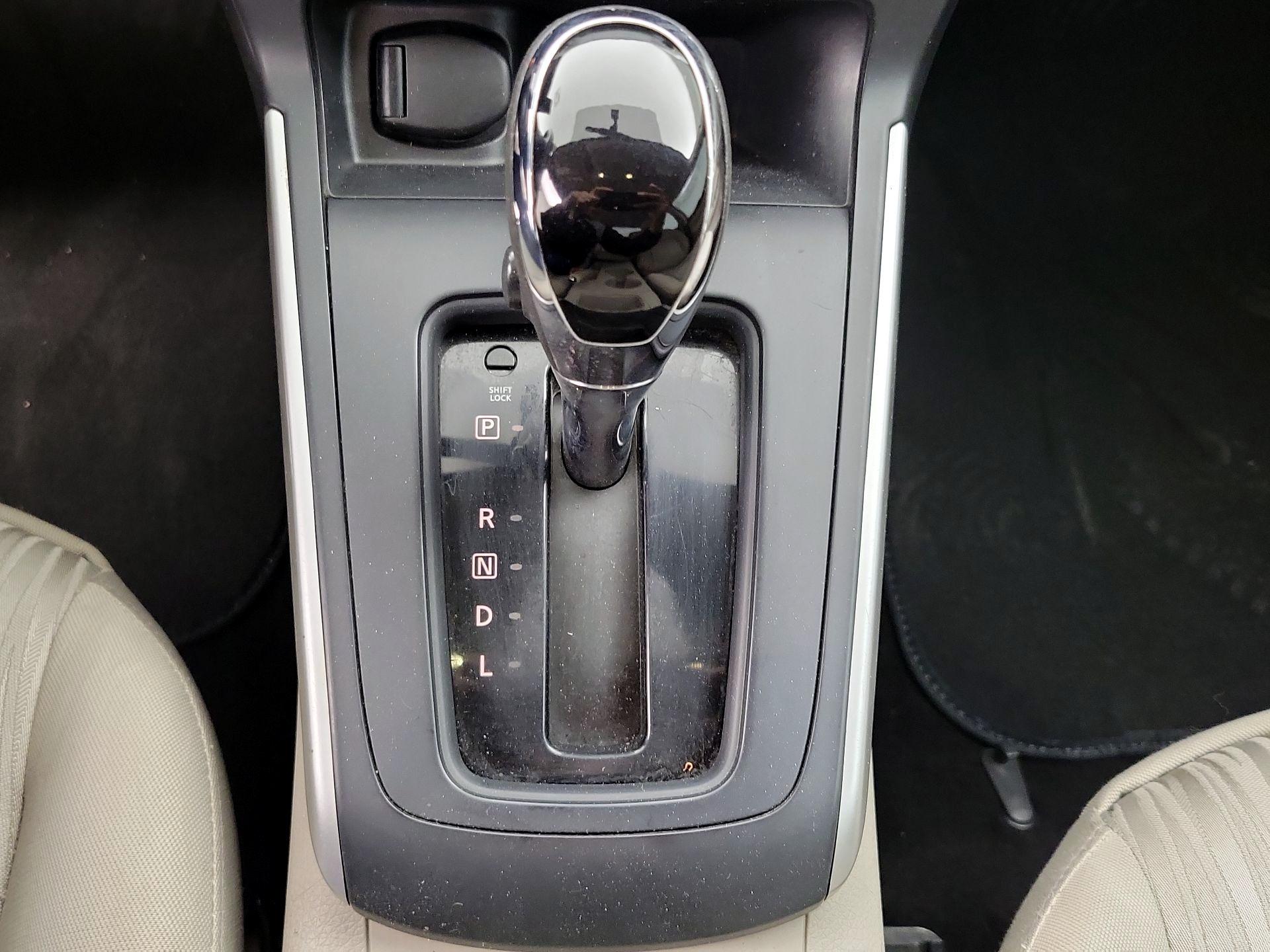 Thumbnail: 2016 Nissan Sentra - 17