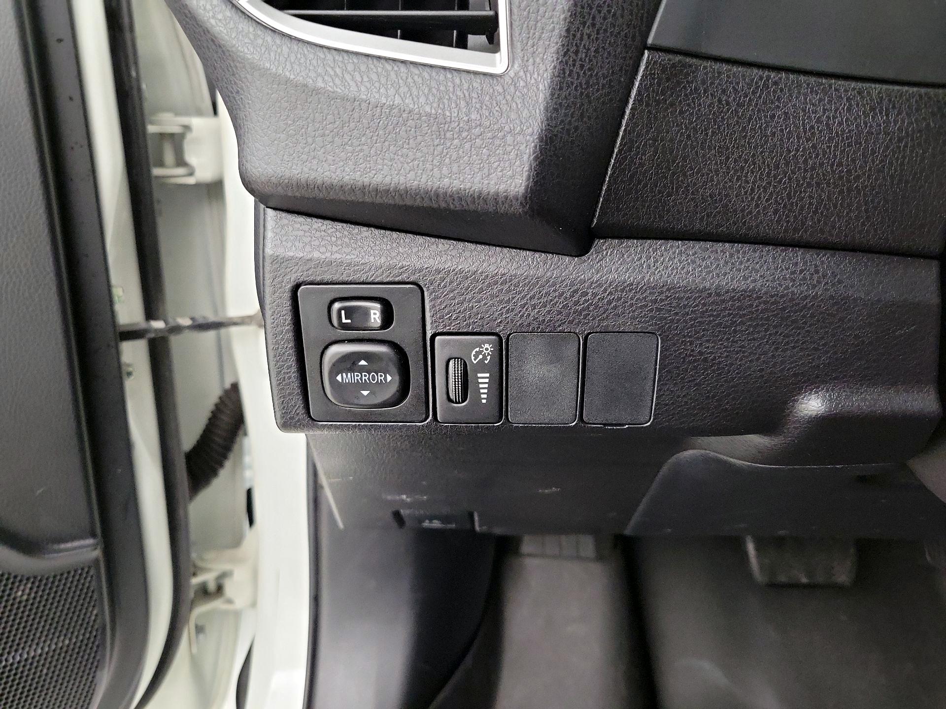 Thumbnail: 2016 Toyota Corolla - 13