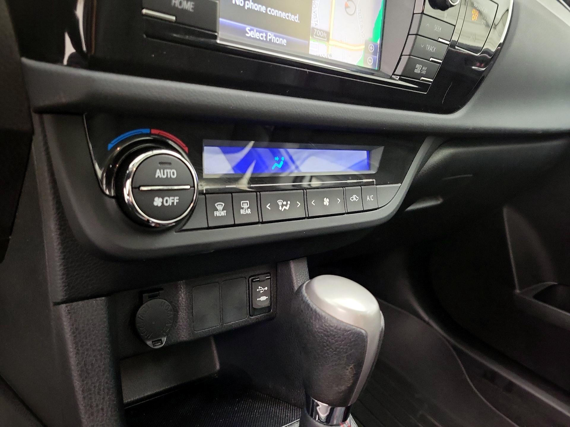 Thumbnail: 2016 Toyota Corolla - 16