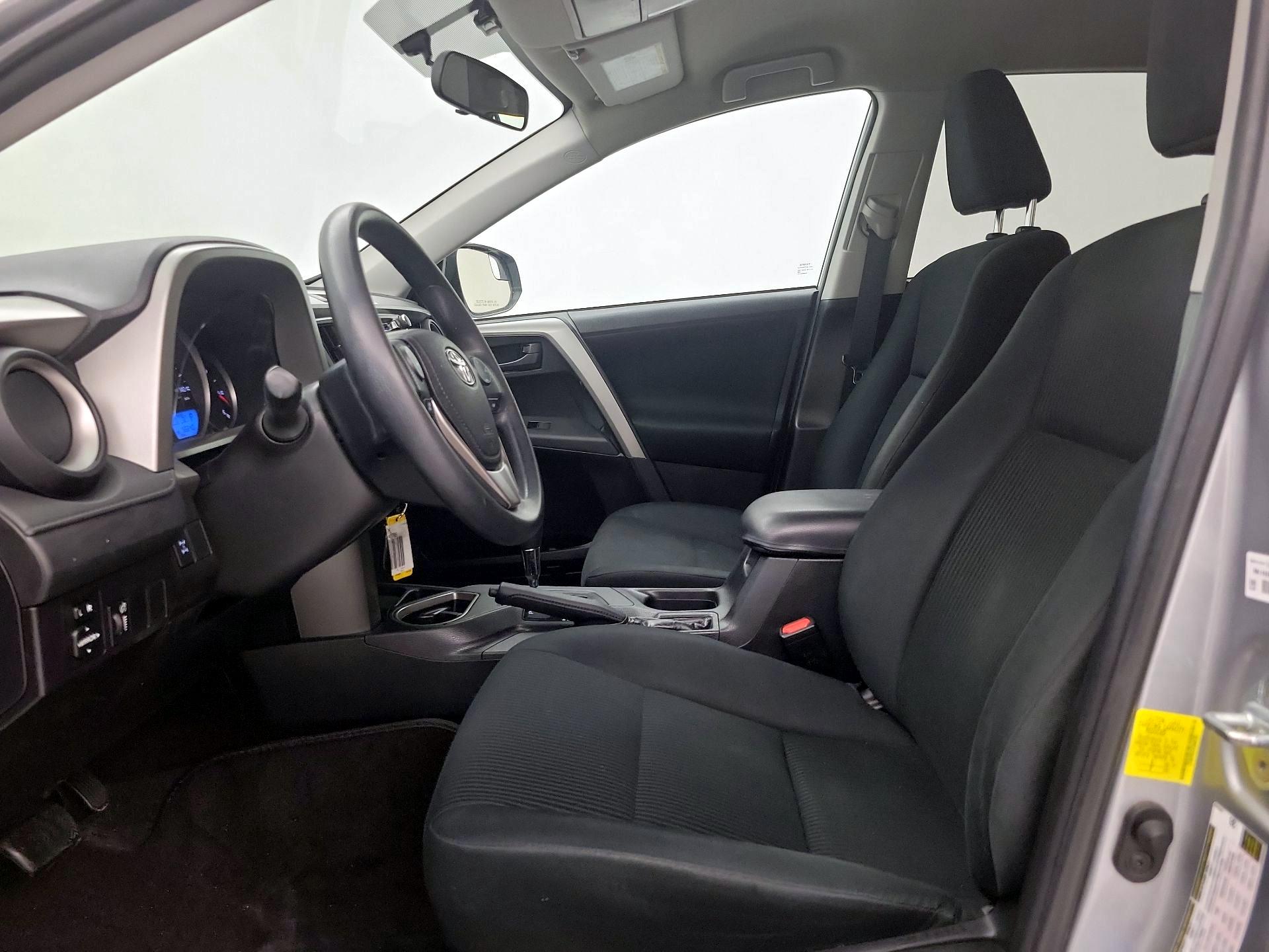 Thumbnail: 2016 Toyota RAV4 - 11