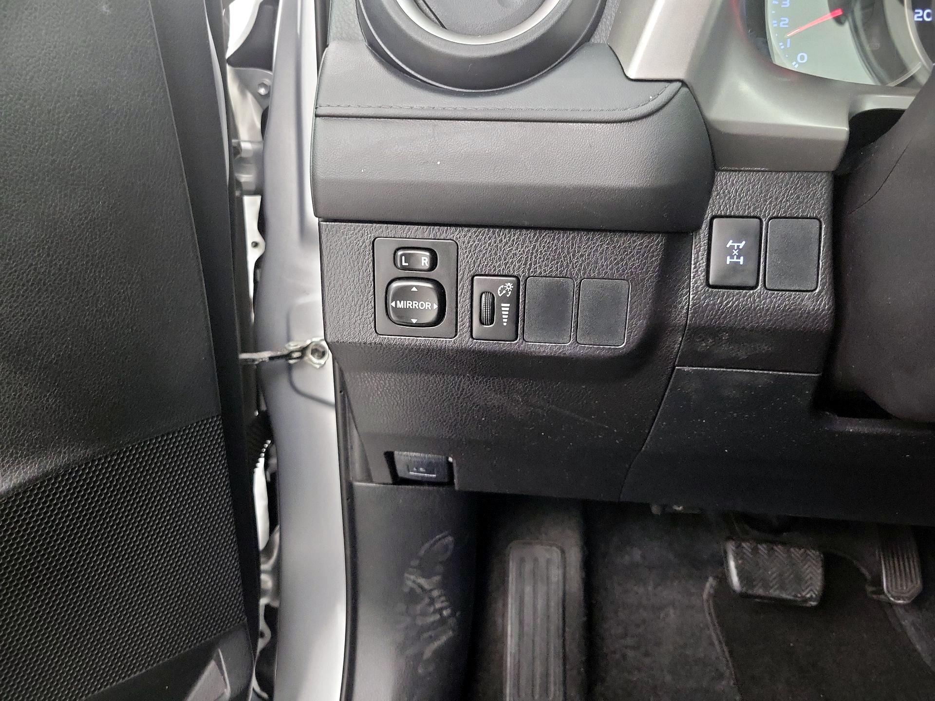Thumbnail: 2016 Toyota RAV4 - 13