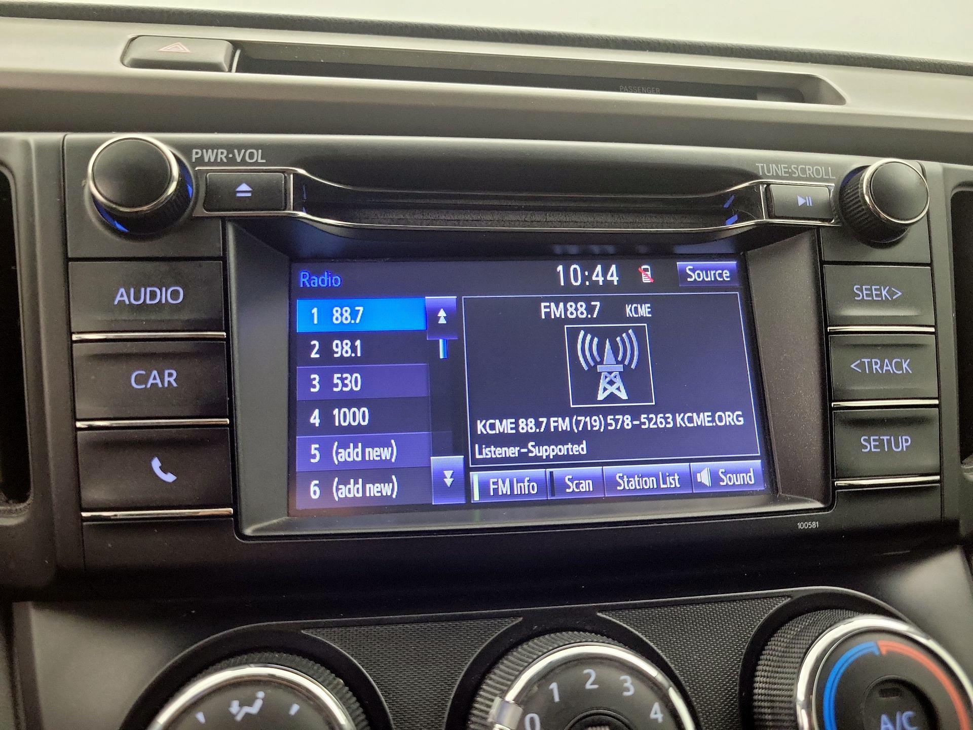 Thumbnail: 2016 Toyota RAV4 - 15