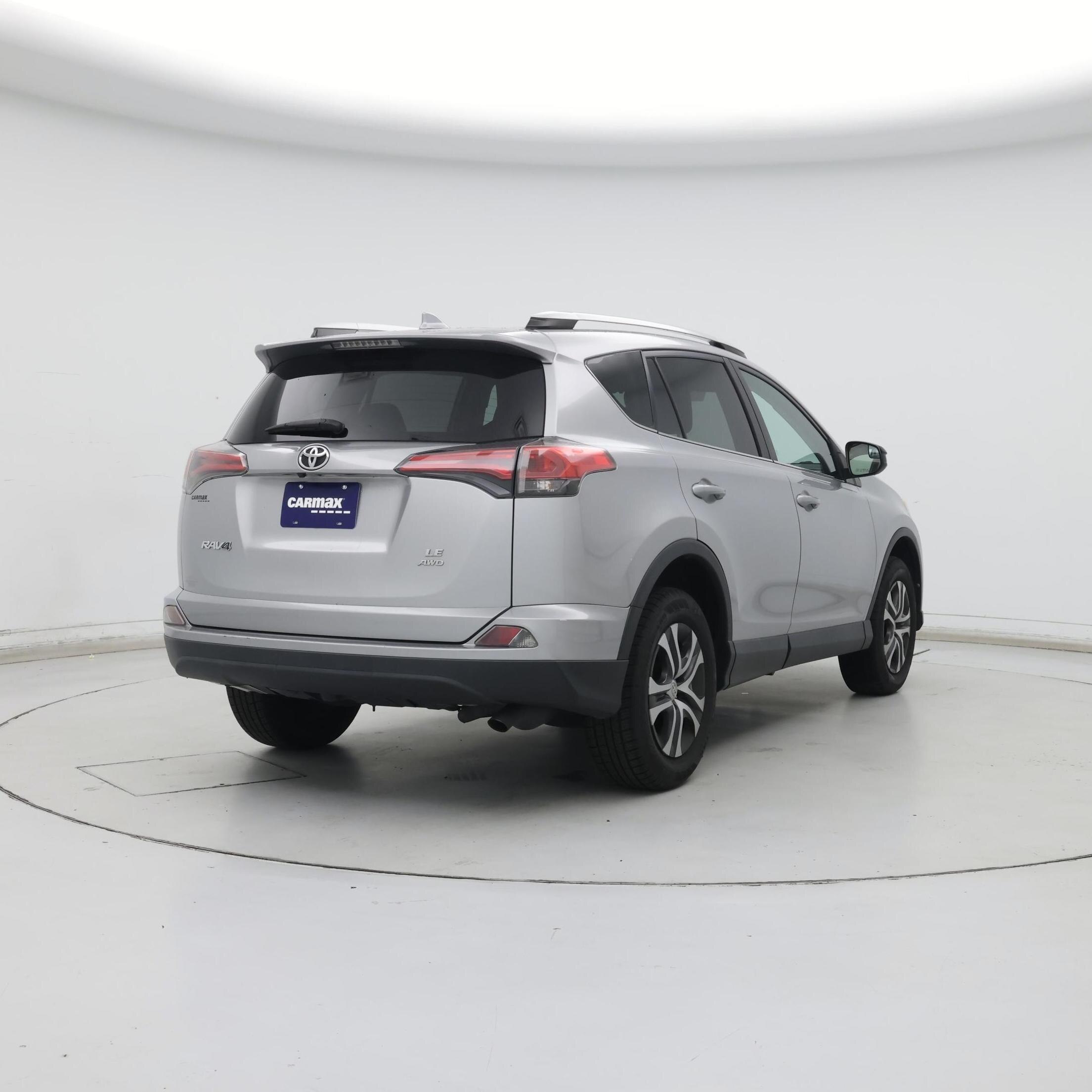 Thumbnail: 2016 Toyota RAV4 - 8