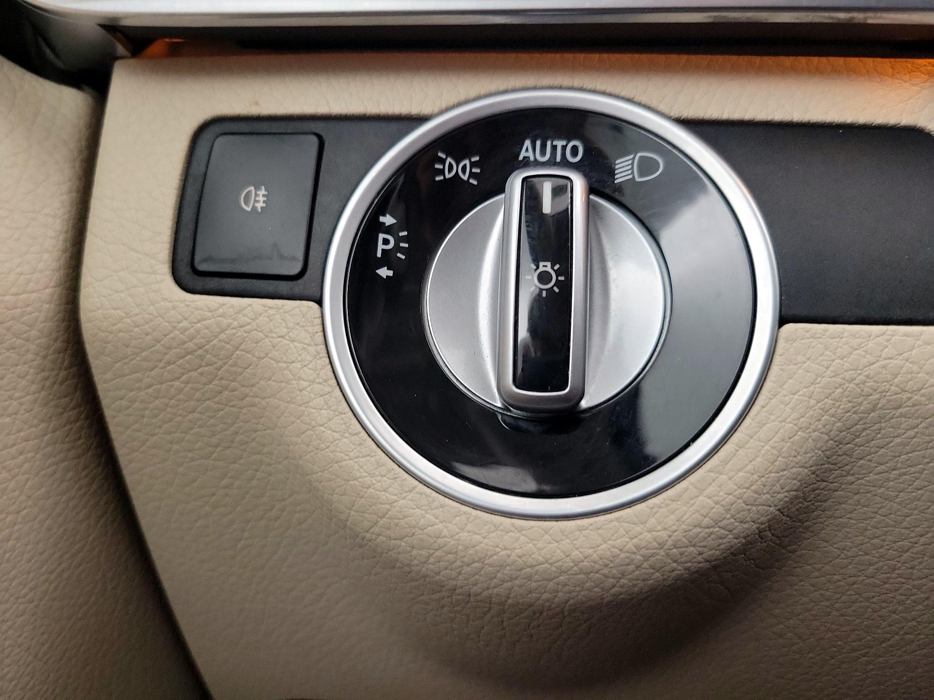 Thumbnail: 2014 Mercedes-Benz E-Class - 13