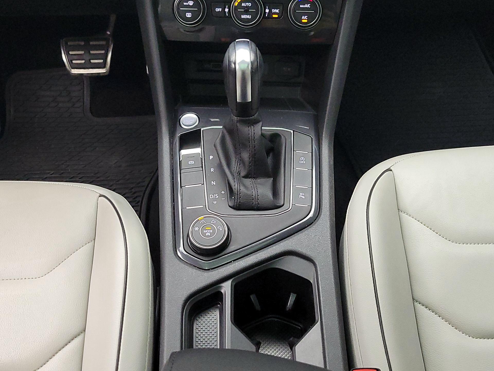 Thumbnail: 2020 Volkswagen Tiguan - 17