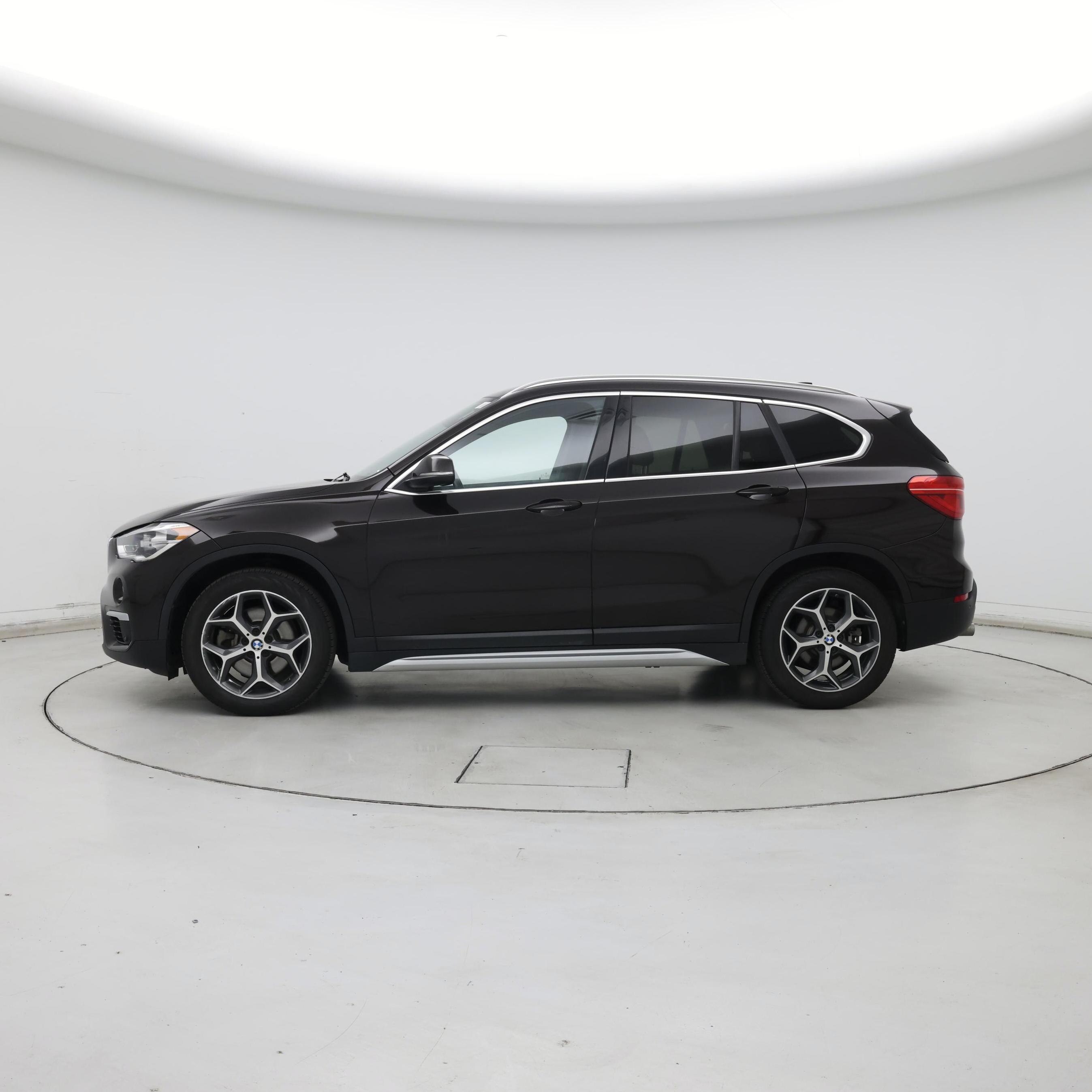 Thumbnail: 2017 BMW X1 - 3