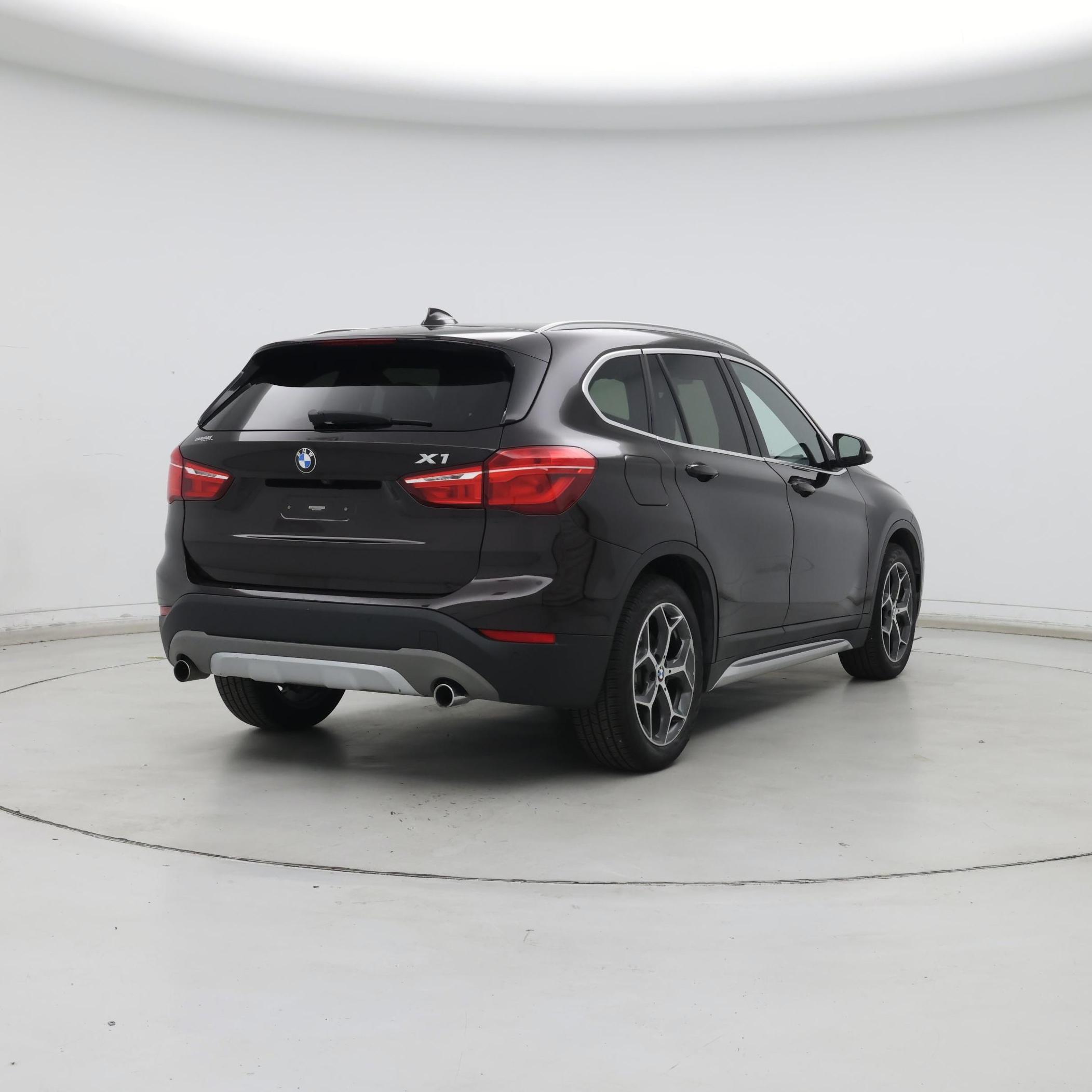 Thumbnail: 2017 BMW X1 - 8