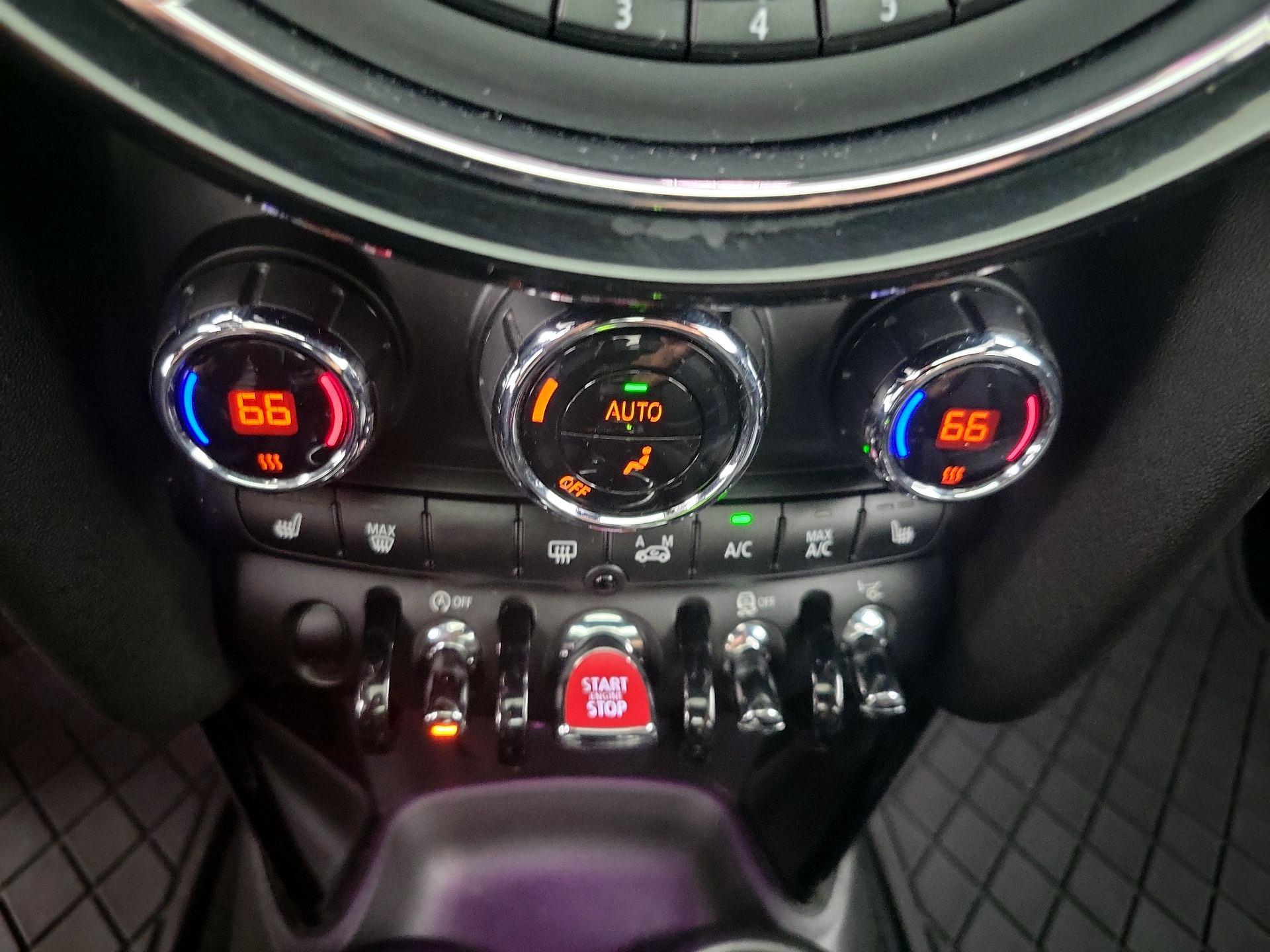 Thumbnail: 2015 MINI Cooper Hardtop - 16