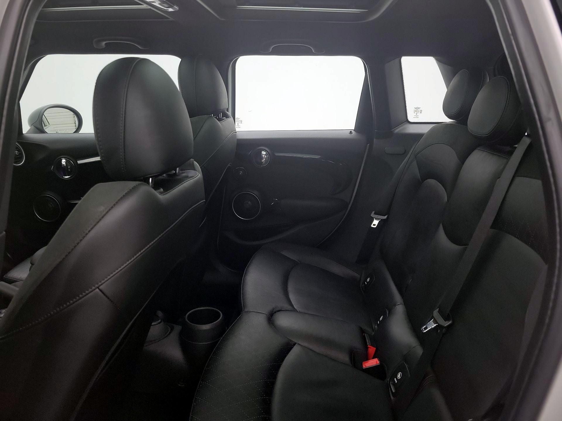 Thumbnail: 2015 MINI Cooper Hardtop - 20
