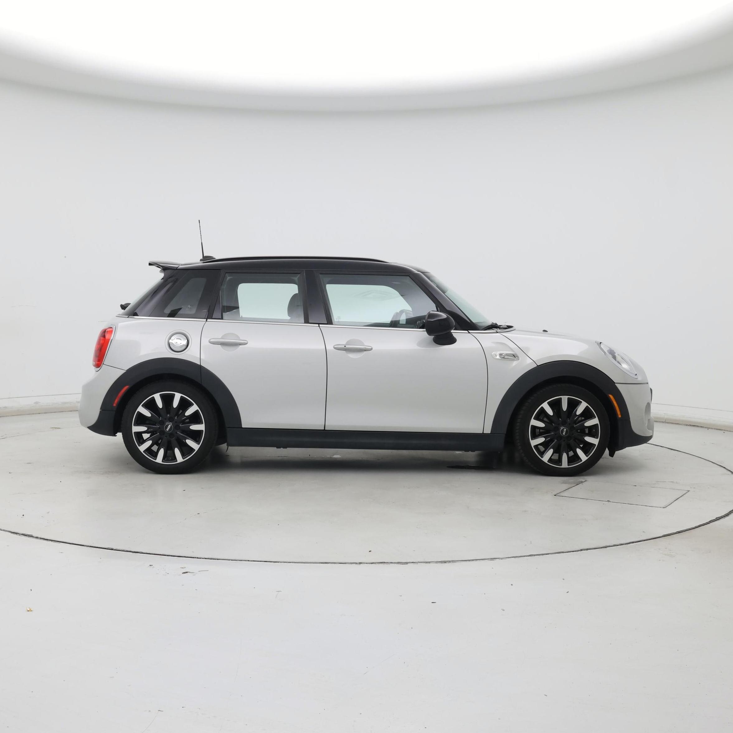 Thumbnail: 2015 MINI Cooper Hardtop - 7