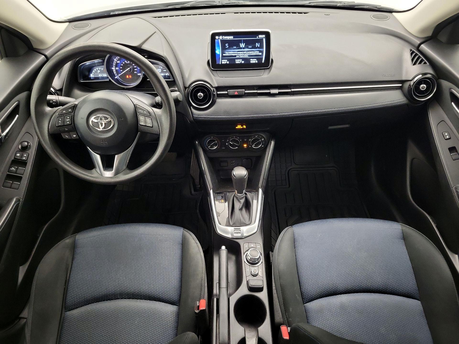 Thumbnail: 2017 Toyota Yaris iA - 9