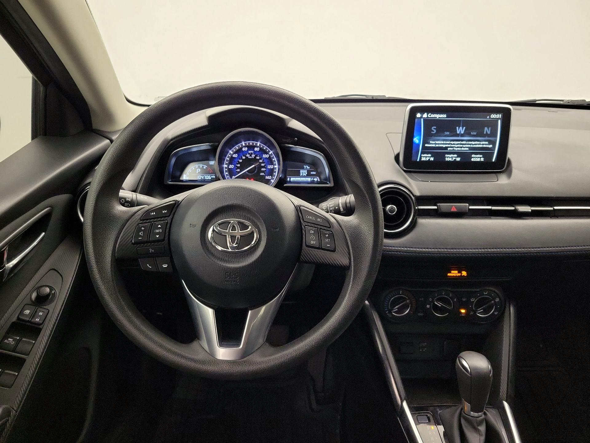 Thumbnail: 2017 Toyota Yaris iA - 10
