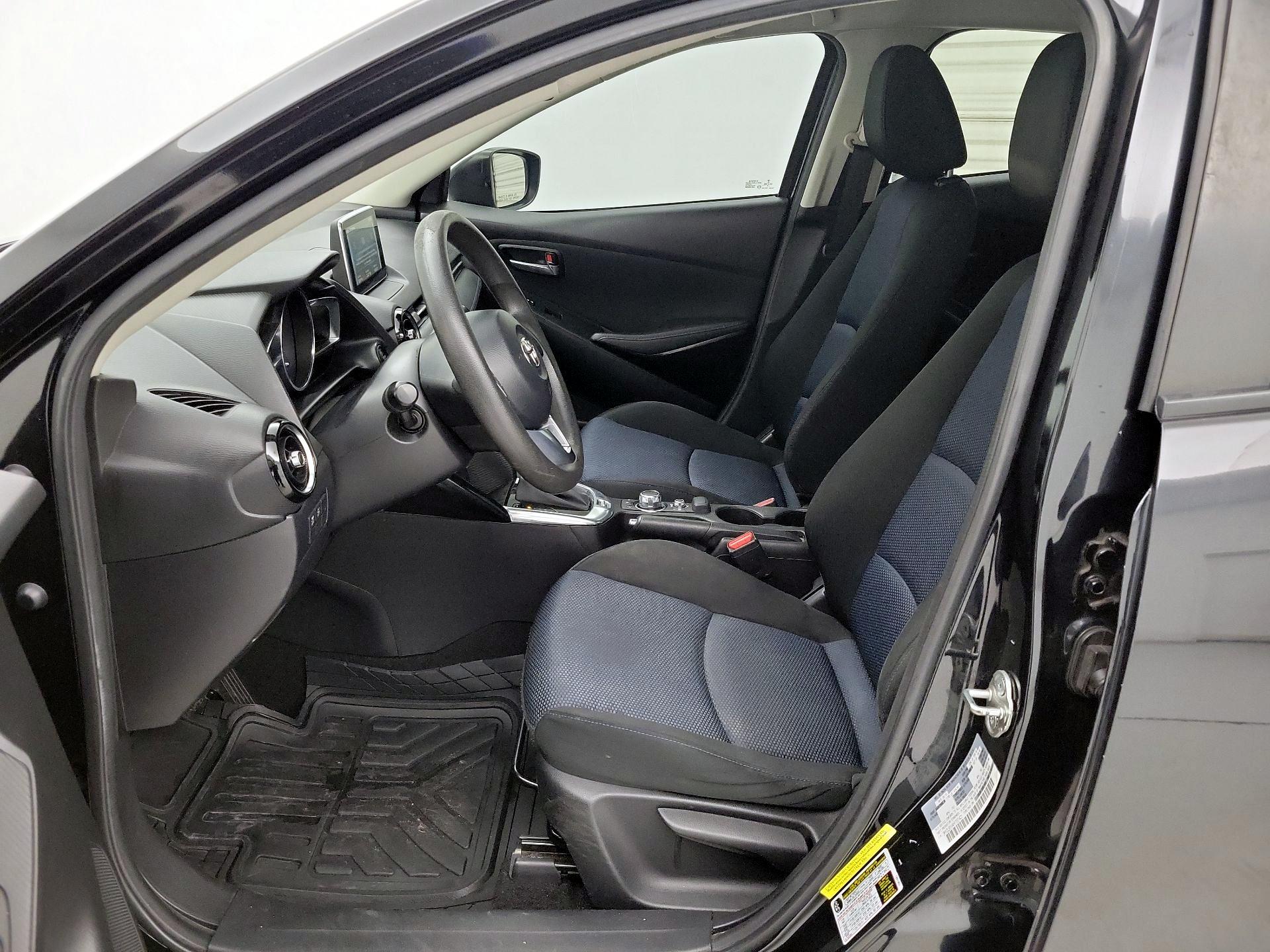 Thumbnail: 2017 Toyota Yaris iA - 11