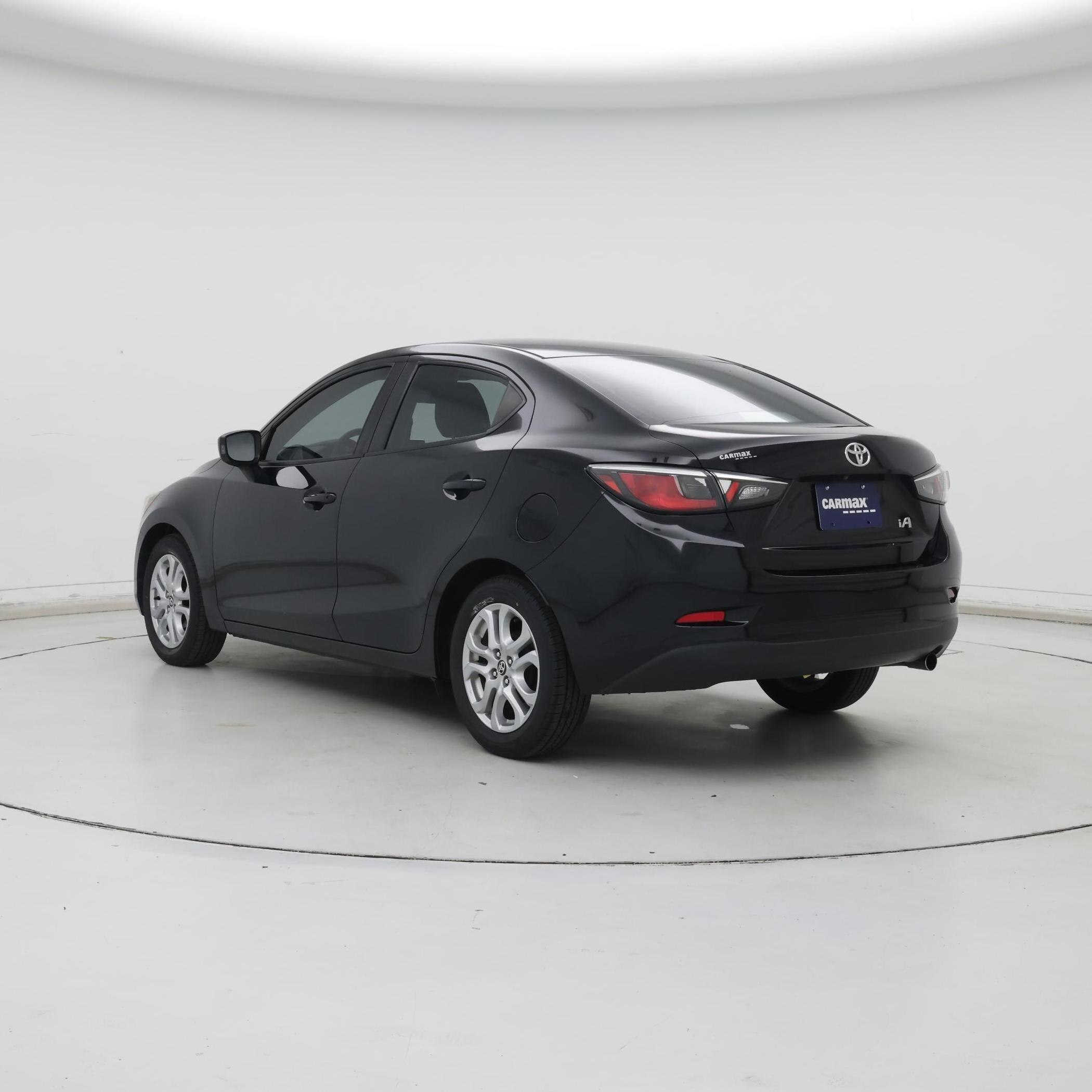 Thumbnail: 2017 Toyota Yaris iA - 2