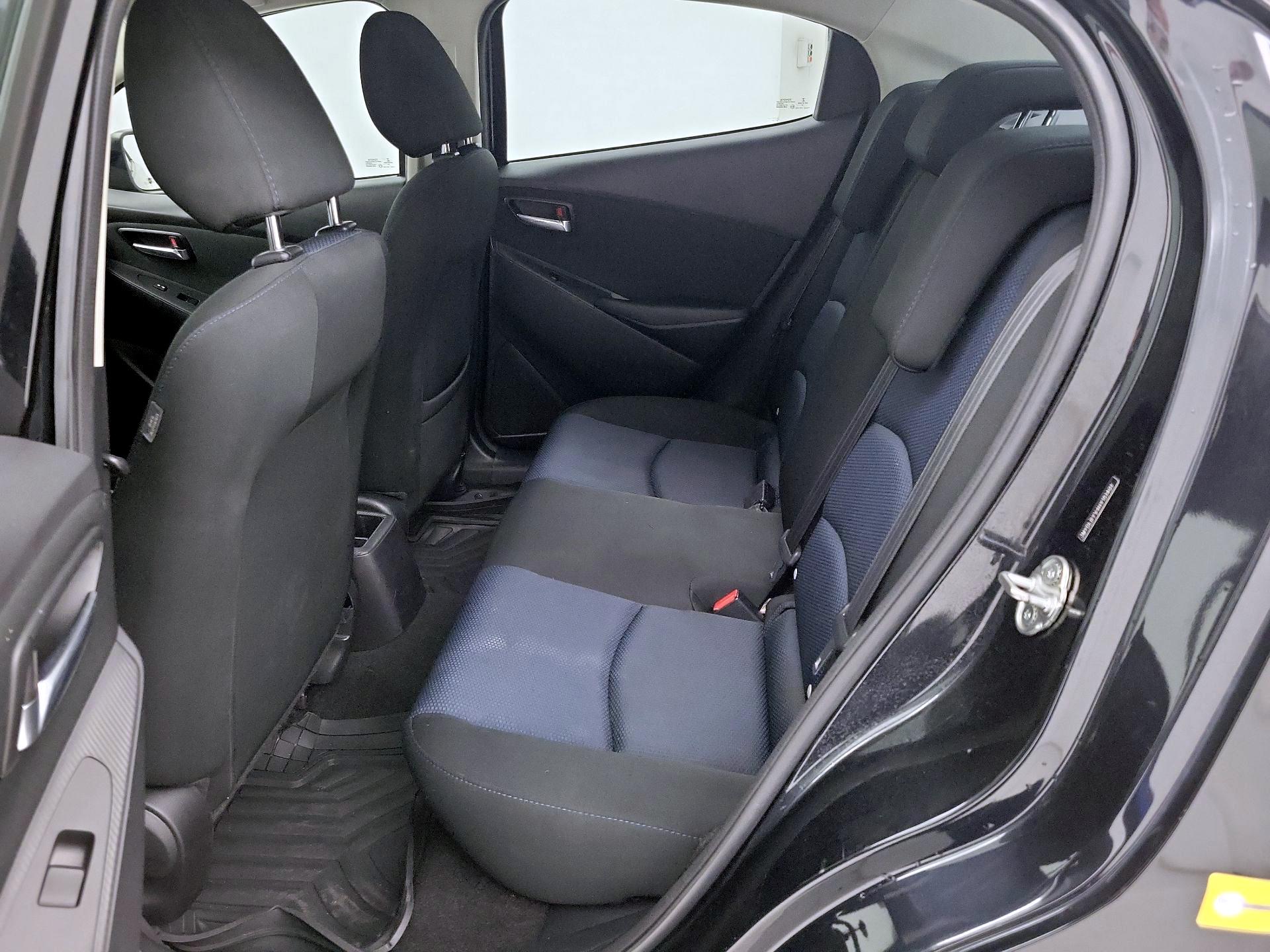 Thumbnail: 2017 Toyota Yaris iA - 20